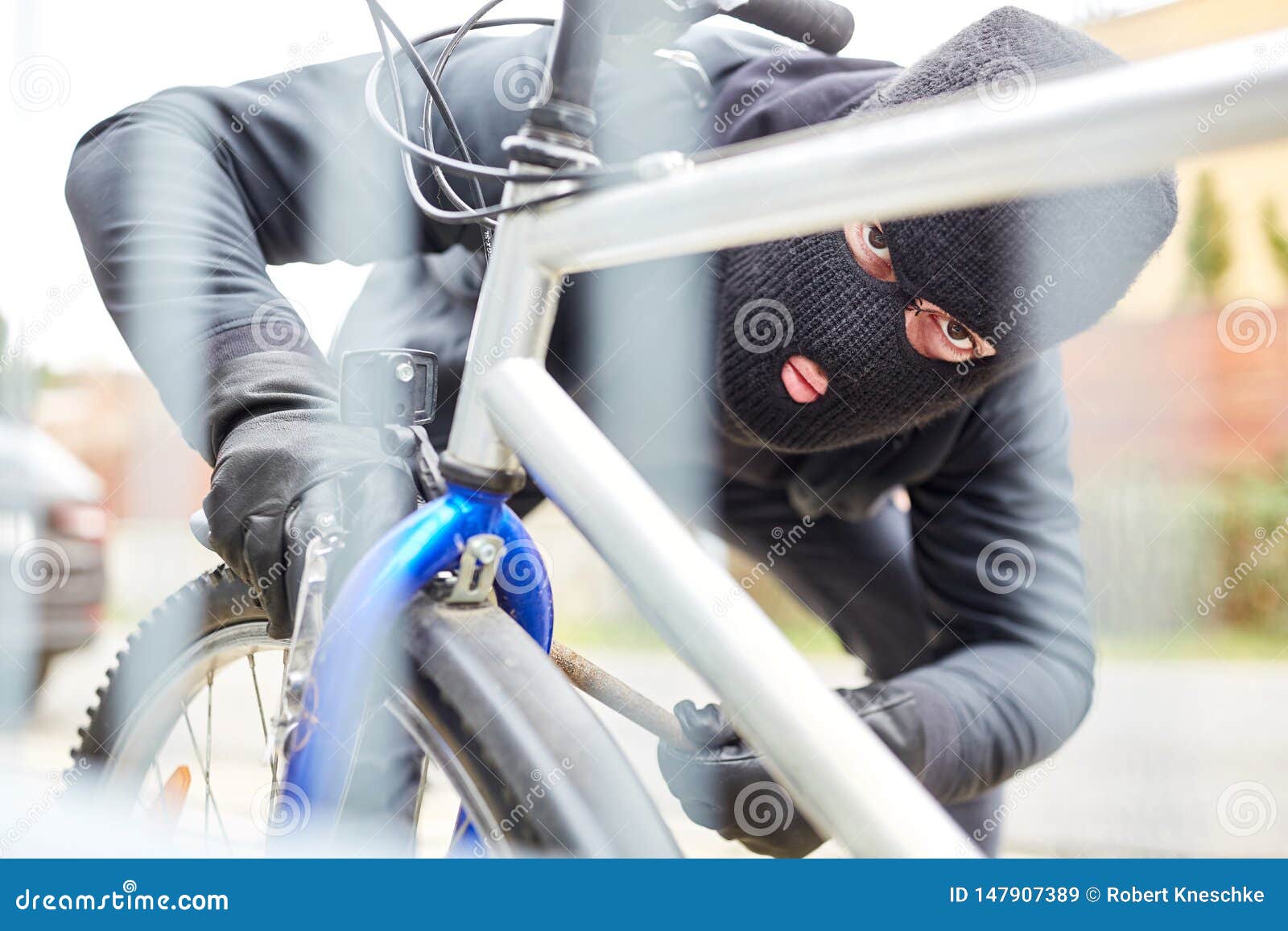 Ladrões de Bicicletas: Por um lado e por outro