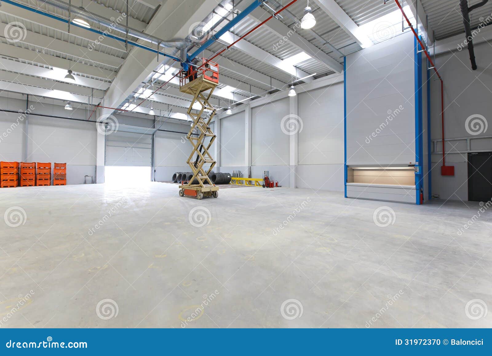 Lager stockfoto. Bild von logistisch, modern, regal, fabrik - 31972370