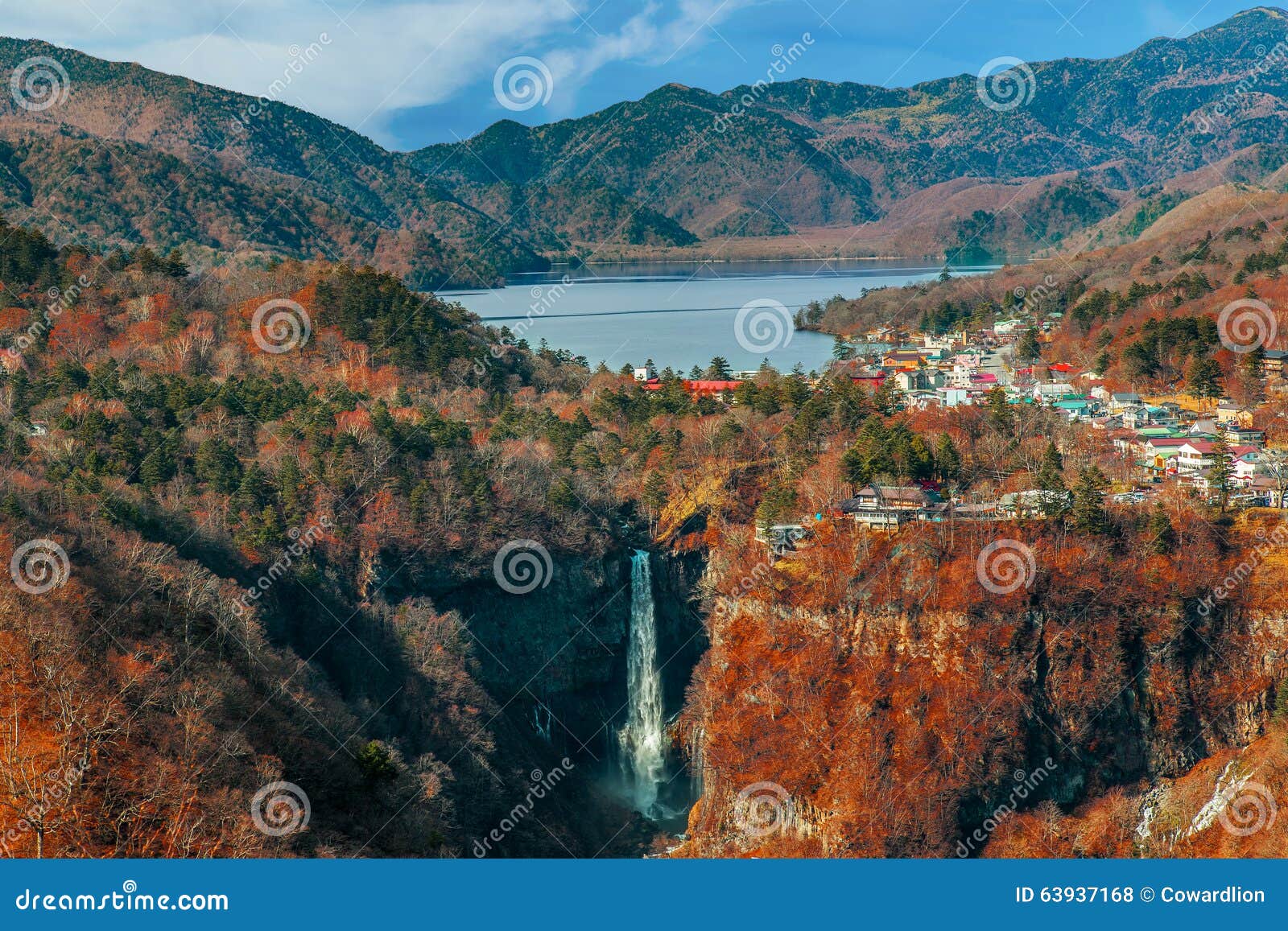 Lago Chuzenji En El Parque Nacional De Nikko En Japon Foto De Archivo Imagen De Color Viewpoint