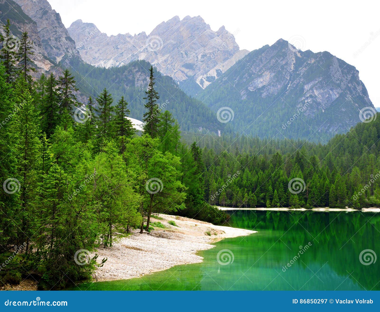 lago di braies pragser wildsee in dolomites mountains