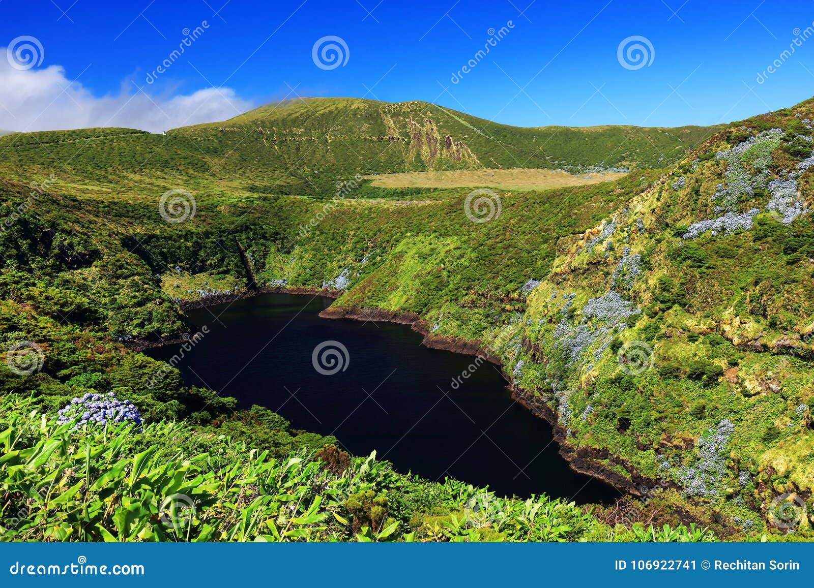 lagoa comprida in english the long lake, flores island