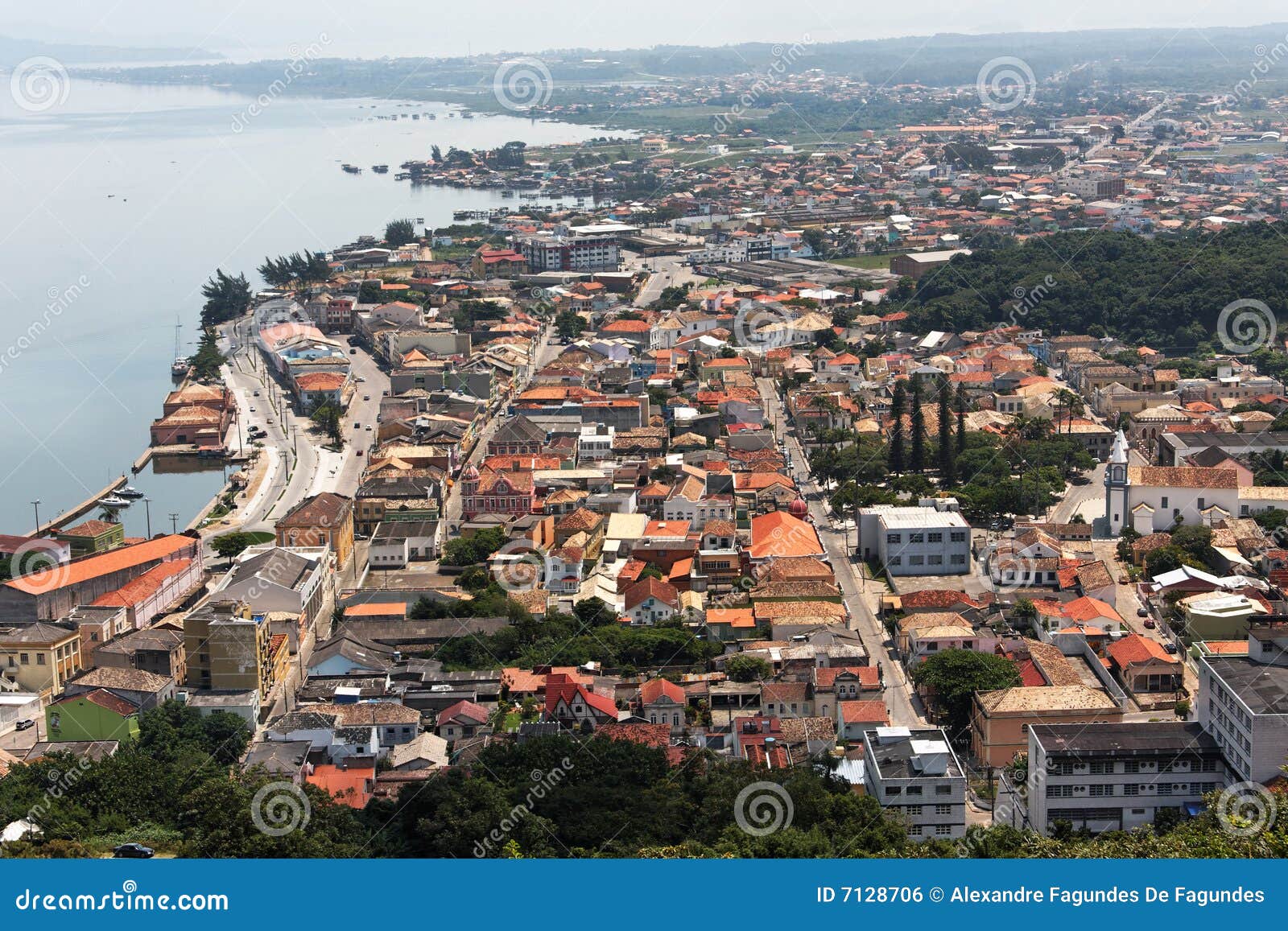 Laguna Santa Catarina fonte: thumbs.dreamstime.com Fonte: thumbs.dreamstime.com