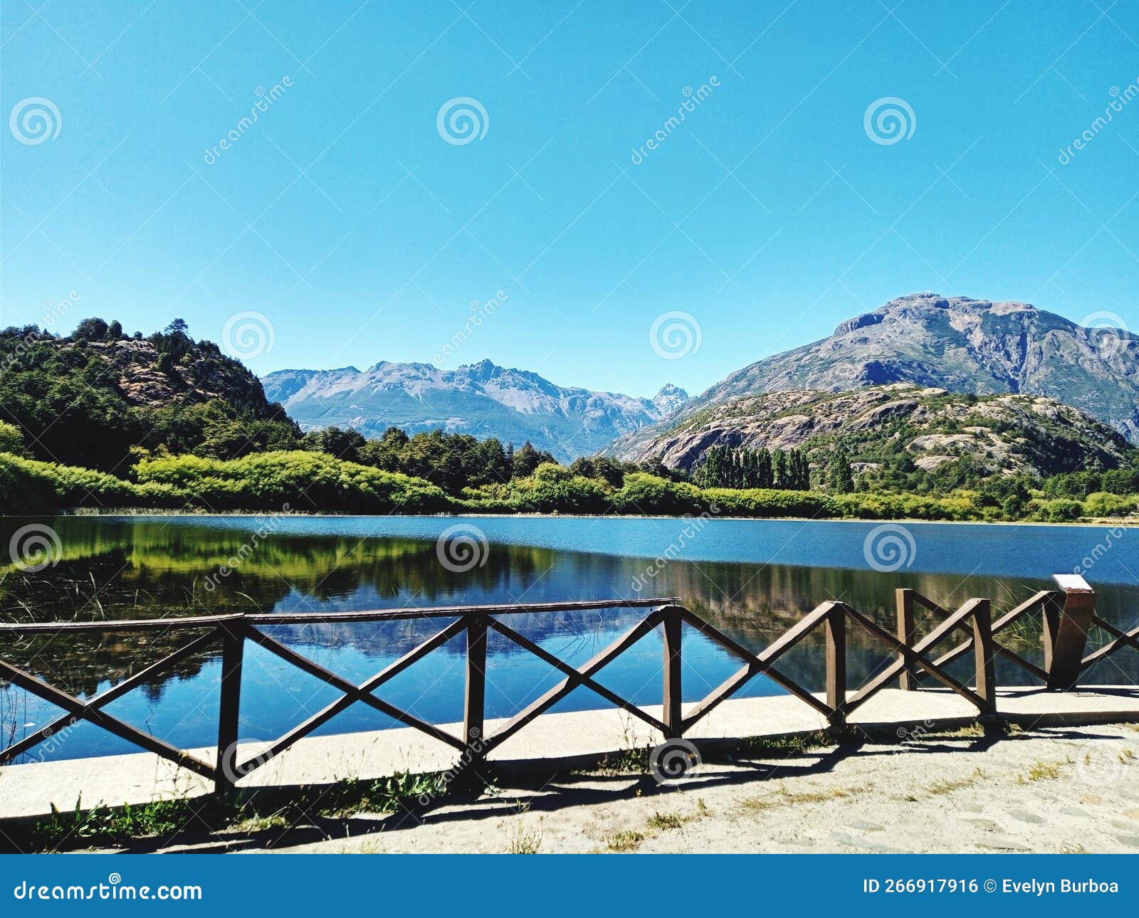 laguna espejo, futaleufu, chile