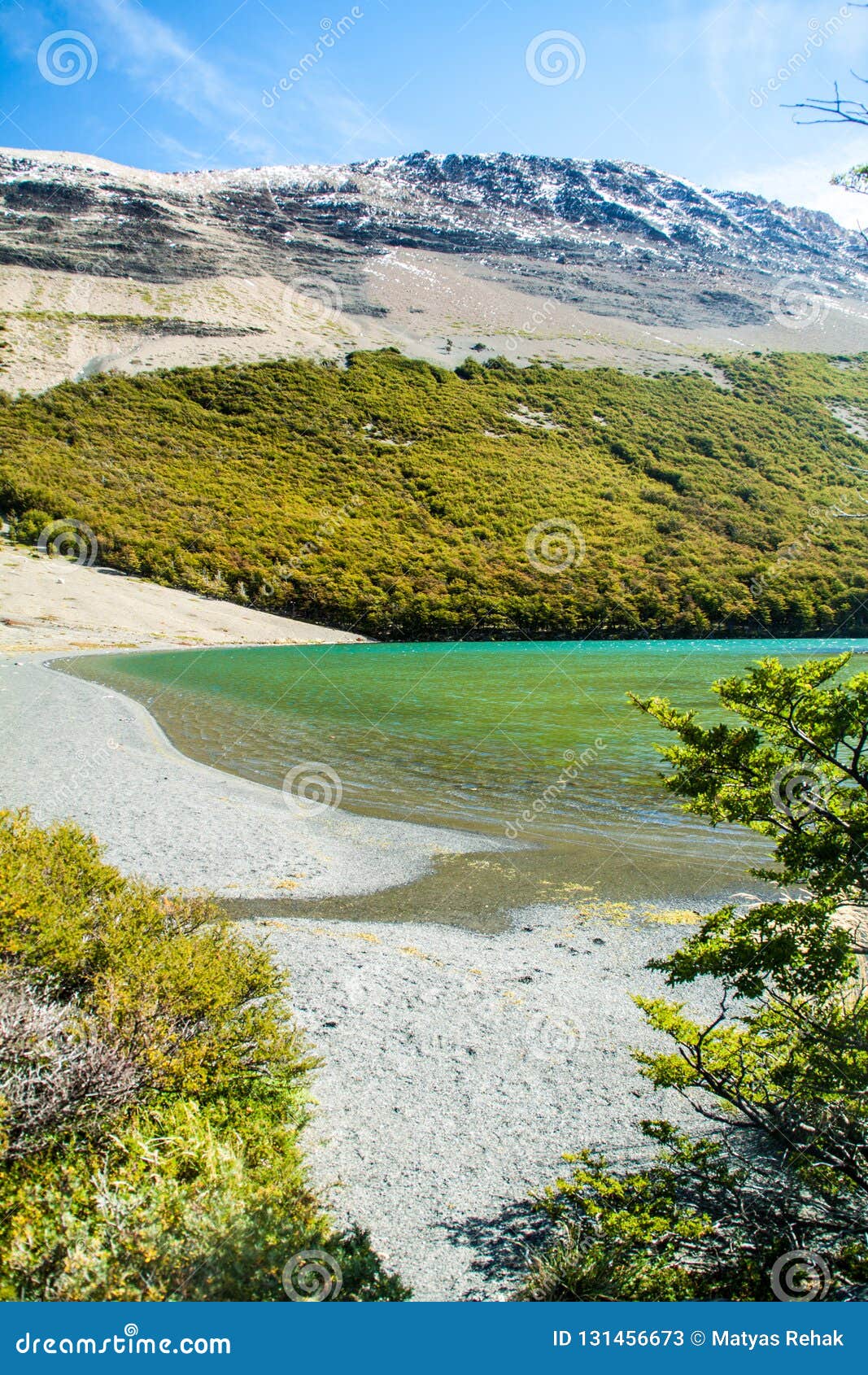 laguna madre e hija lake in national park los glaciares, patagonia, argenti