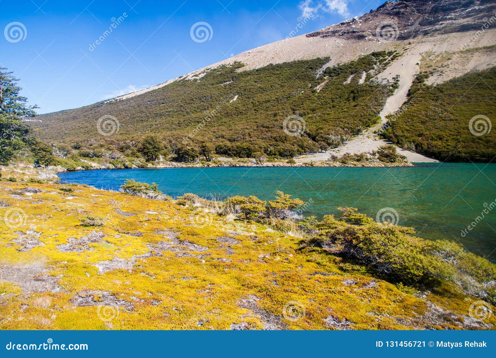 laguna madre e hija lake in national park los glaciares, patagonia, argenti