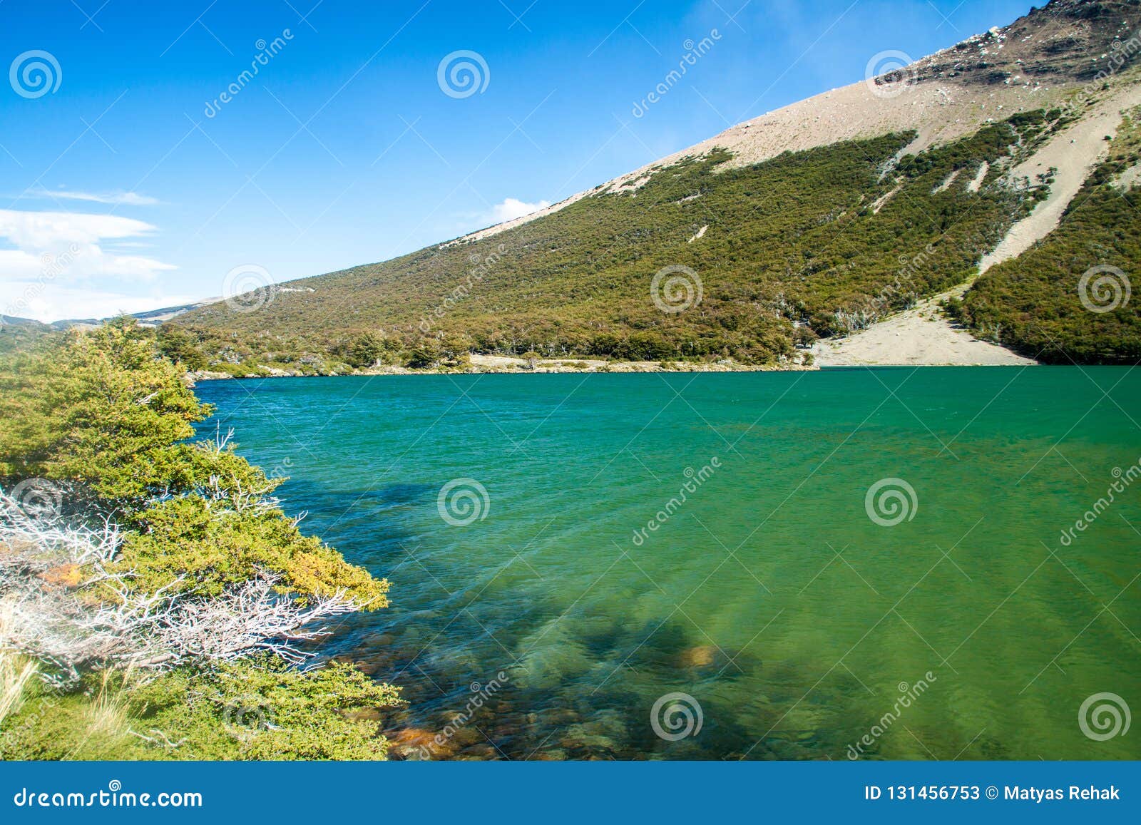 laguna madre e hija lake in national park los glaciares, patagonia, argenti