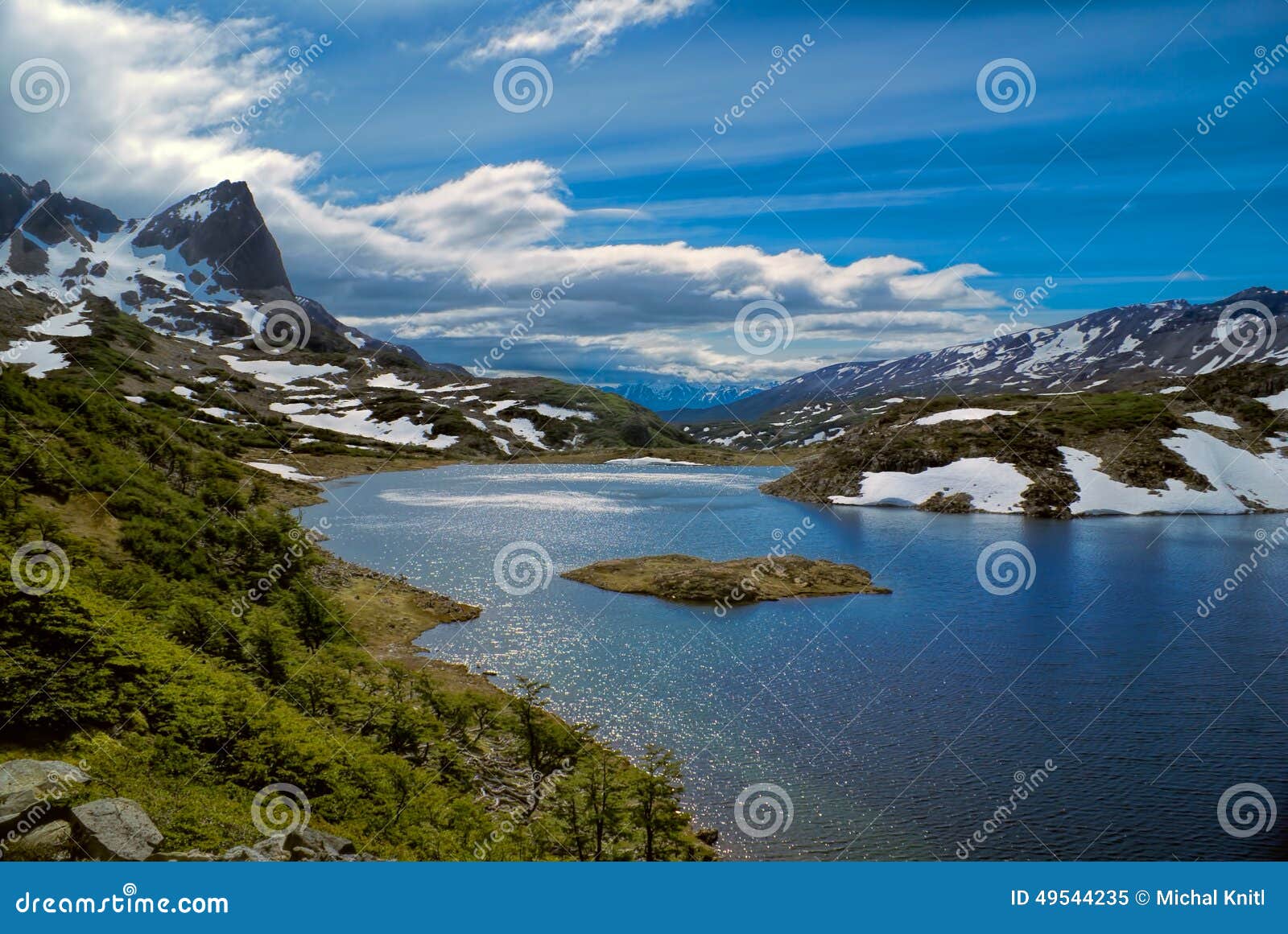 lake on dientes de navarino