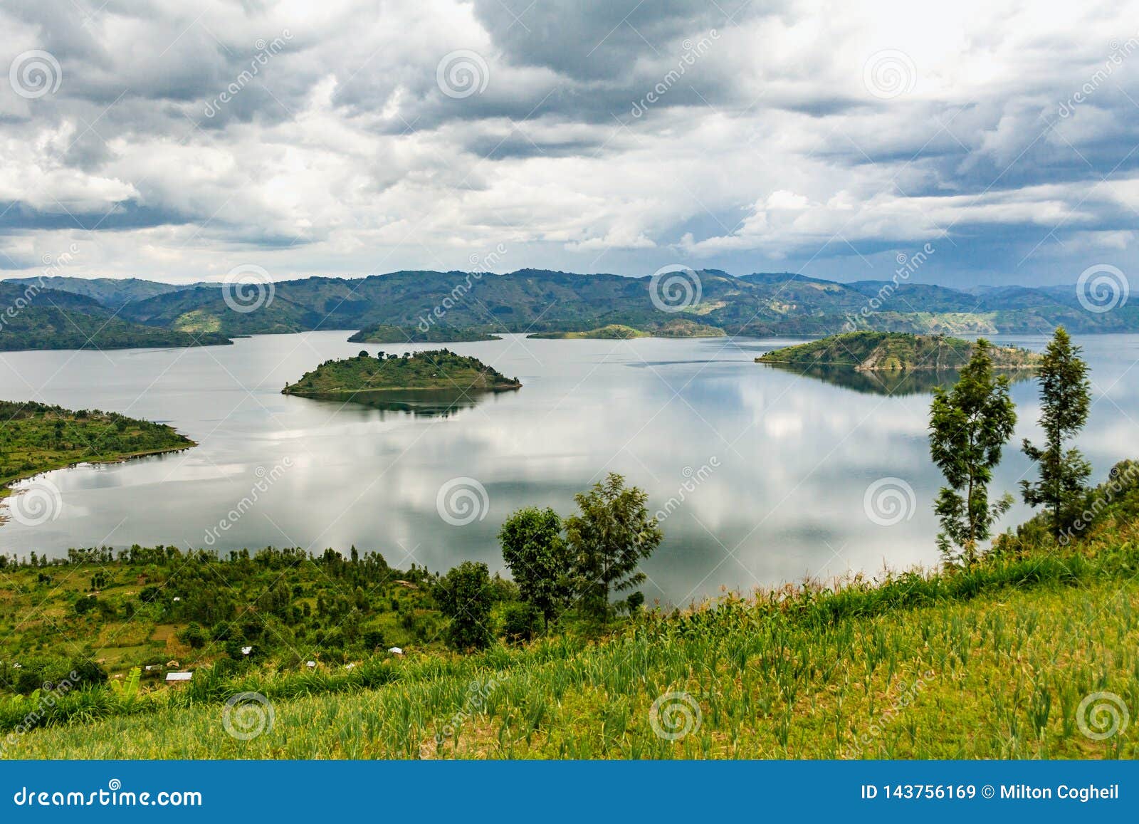 lake kivu in rwanda