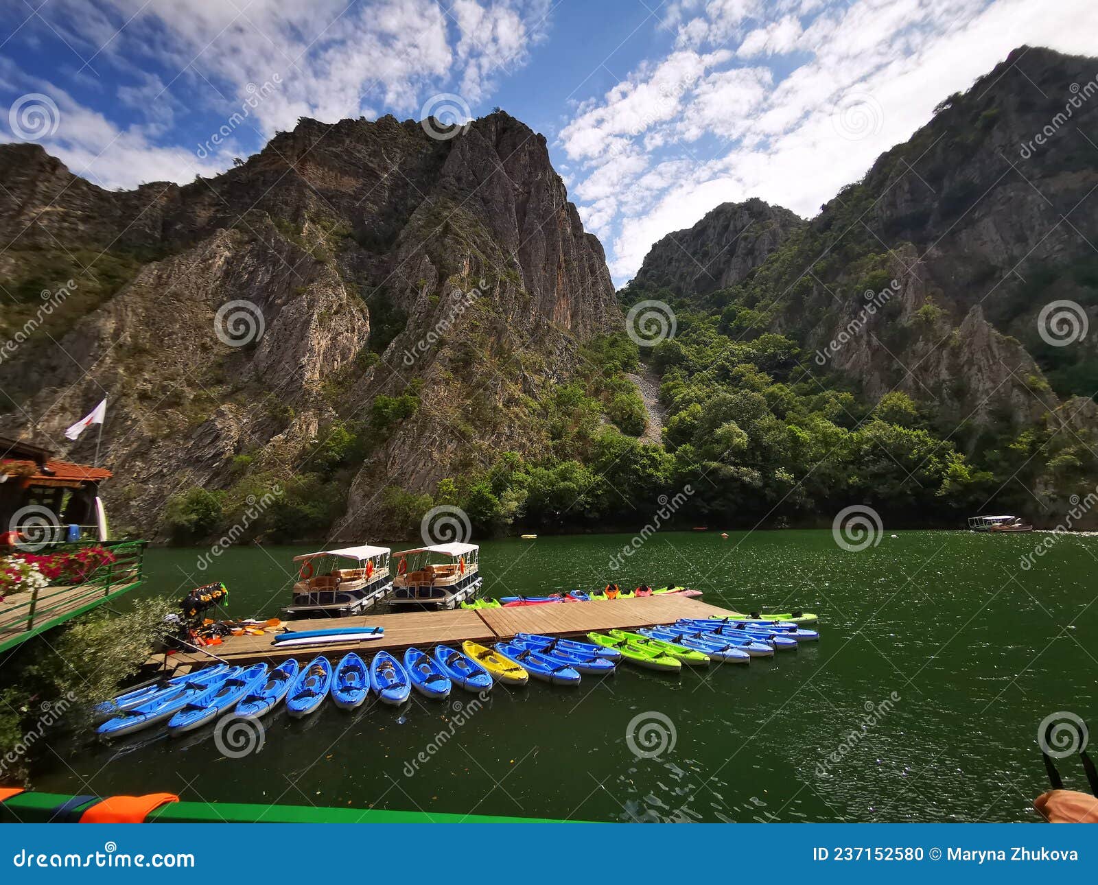 lake matka boat tour