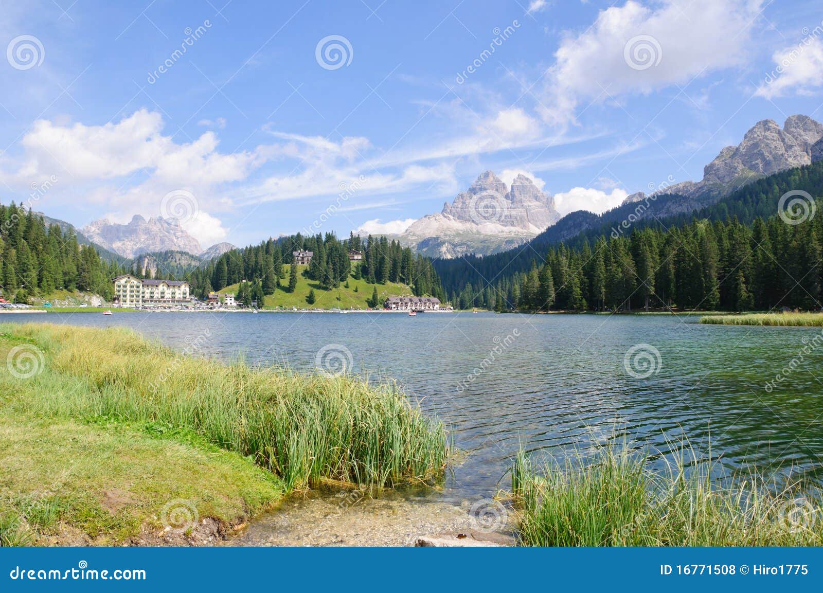 lake misurina and tre cime di lavaredo - dolomites