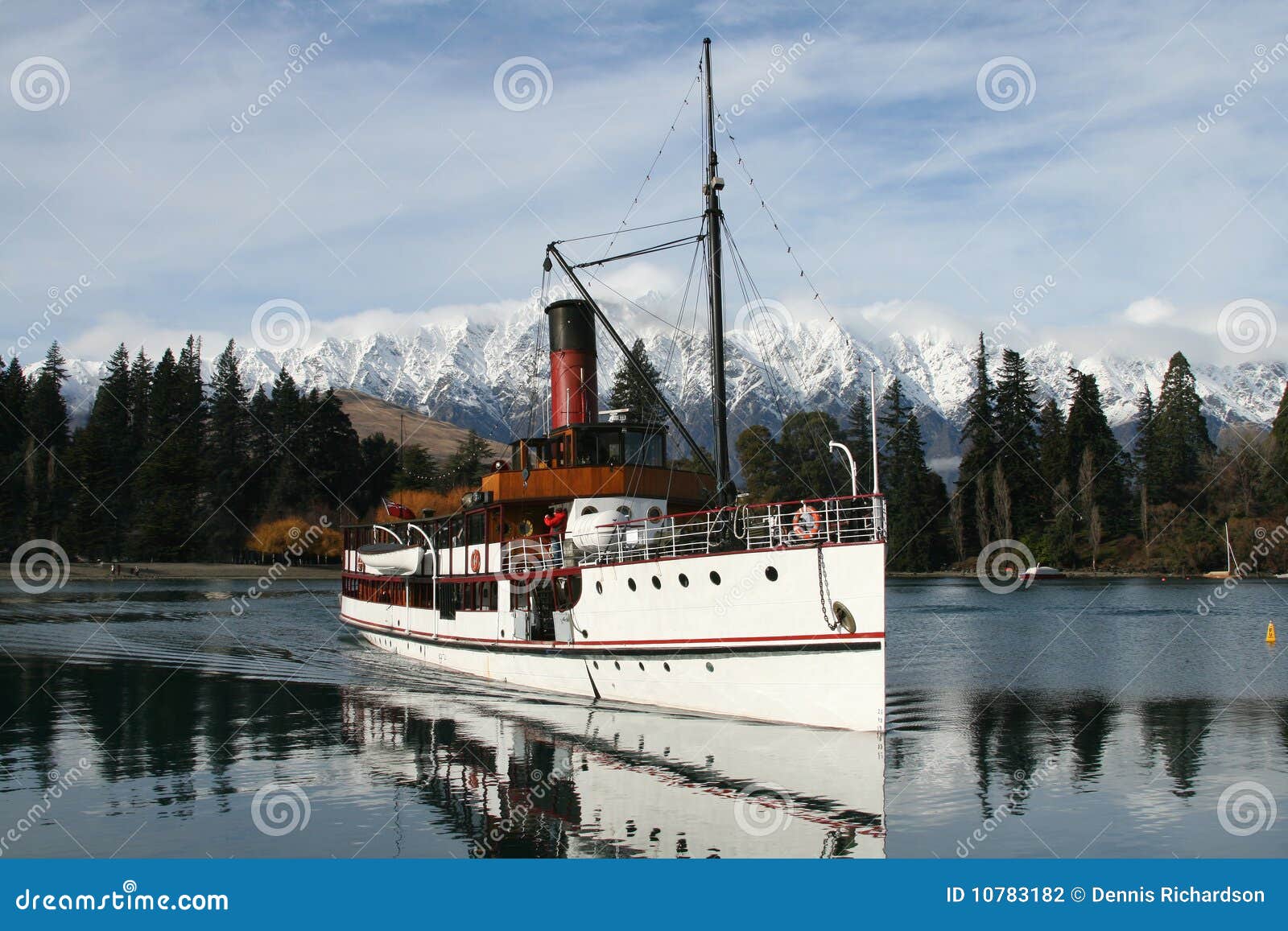 Lakesteamboat. Wakatipu zealand för tss för steamboat för remarkables för queesntown för berg för bakgrundsearnslawlake ny