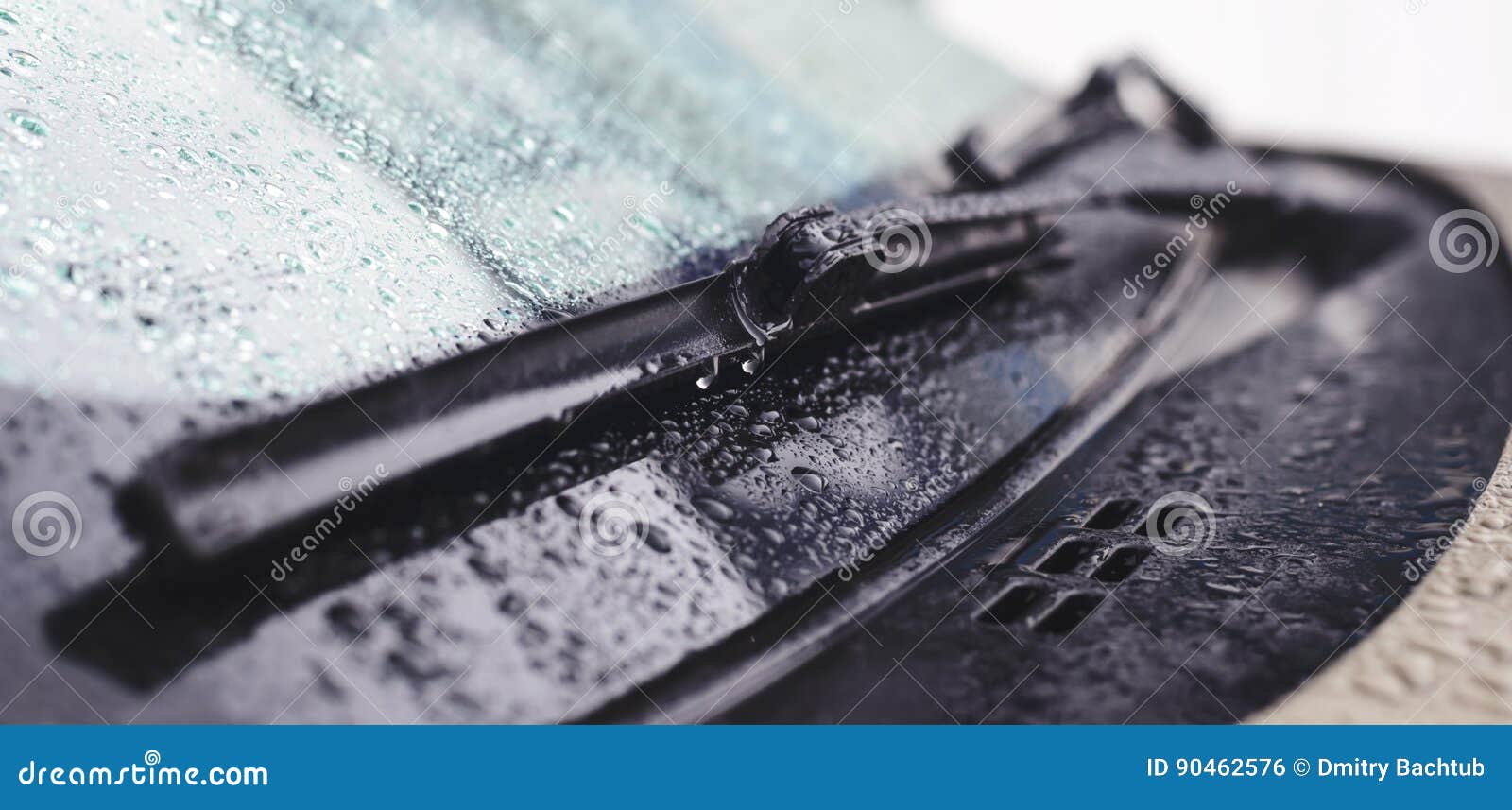 Lame D'essuie-glace Sur Le Verre De Voiture Photo stock - Image du