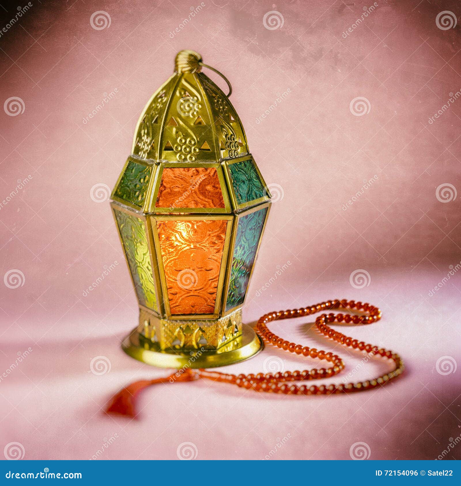 https://thumbs.dreamstime.com/z/lampe-de-ramadan-72154096.jpg