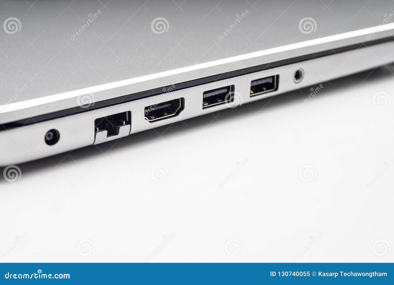 HDMI, Firewire Y Puertos De Usb Ordenador Portátil En Imagen de archivo - Imagen de cable, macro: 130740055