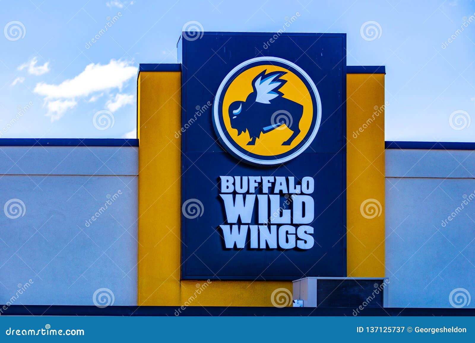 sfære tilstødende dessert Buffalo Wild Wings Sign Logo Editorial Photography - Image of company,  symbol: 137125737