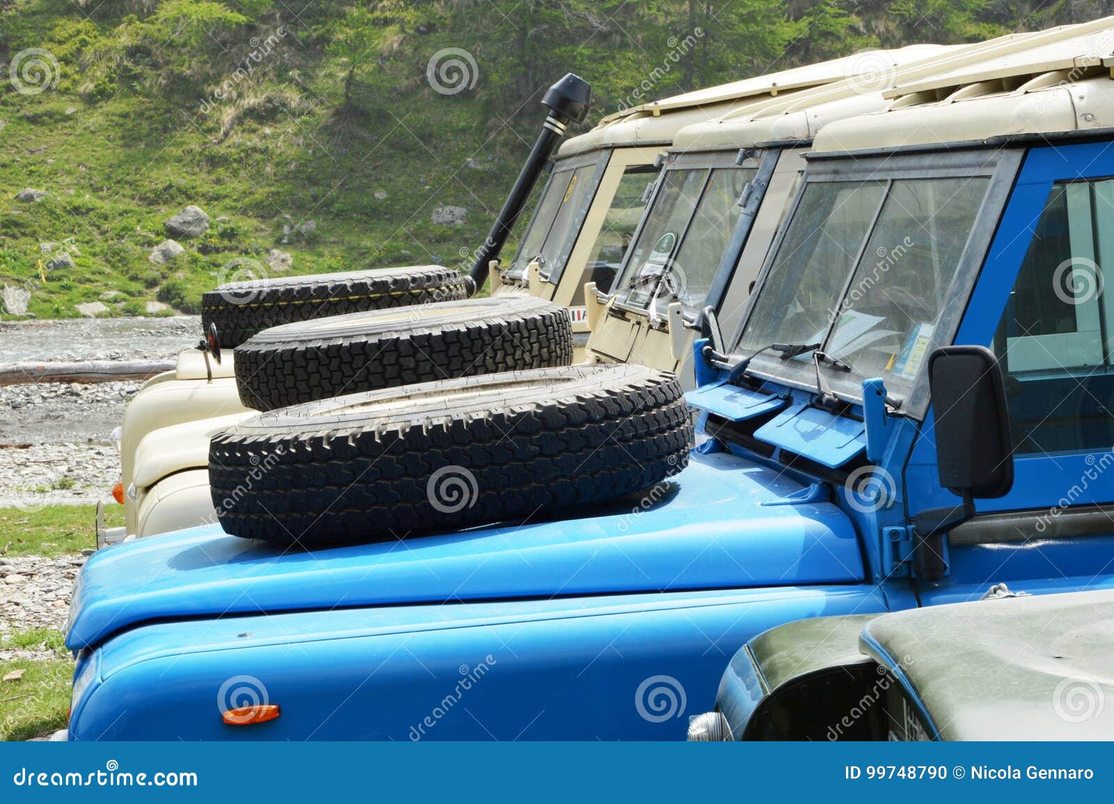 Land Rover serie III e V8 zdjęcie stock. Obraz złożonej z