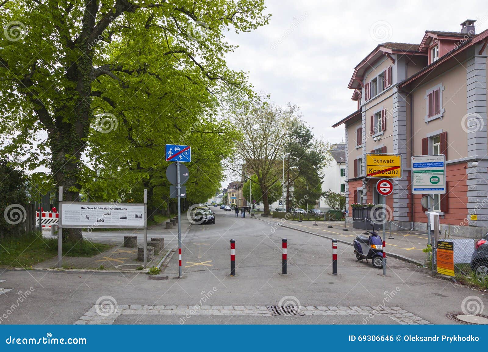 Landesgrenze Zwischen Deutschland Und Der Schweiz In Konstanz-Stadt Redaktionelles Foto