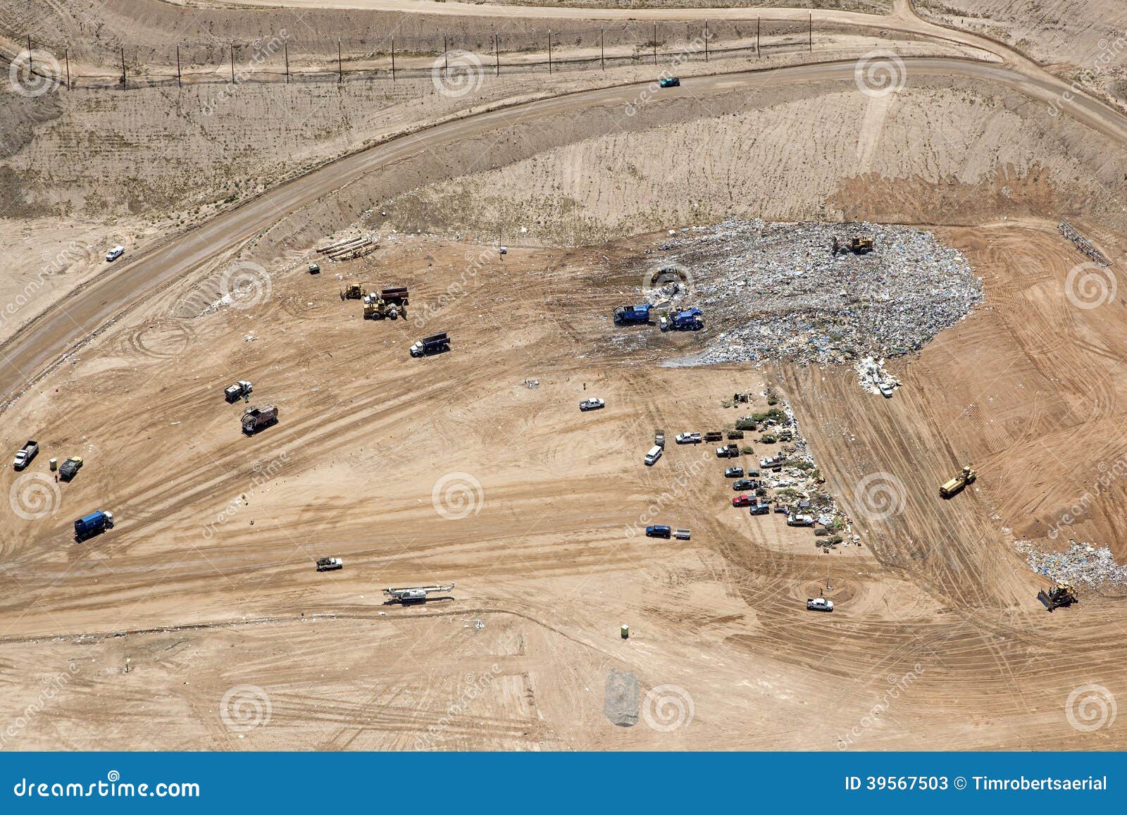 Landfill stock image. Image of refuse, garbage, environment 39567503