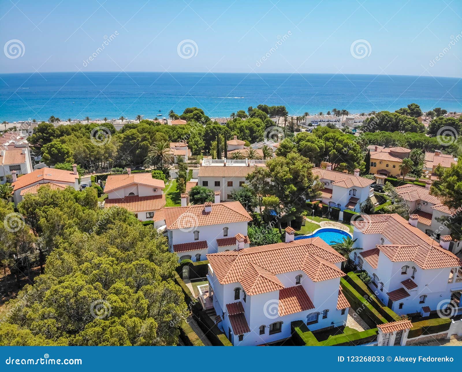 Landhaus in Miami Platja stockbild. Bild von ozean, draussen 123268033