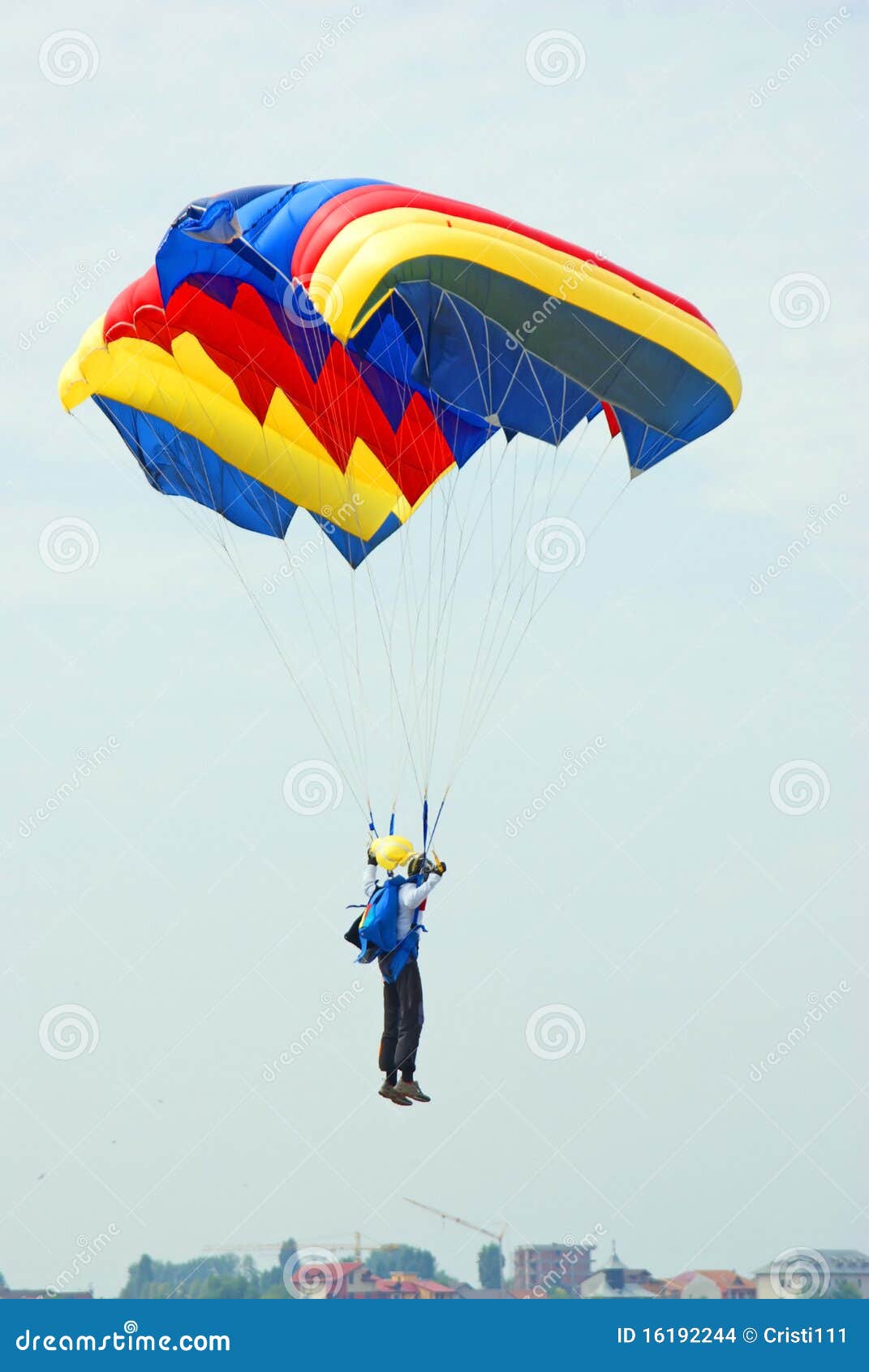 landing parachutist