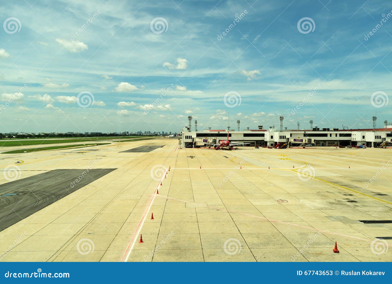 Landing Strip. Editorial Photo 67743653