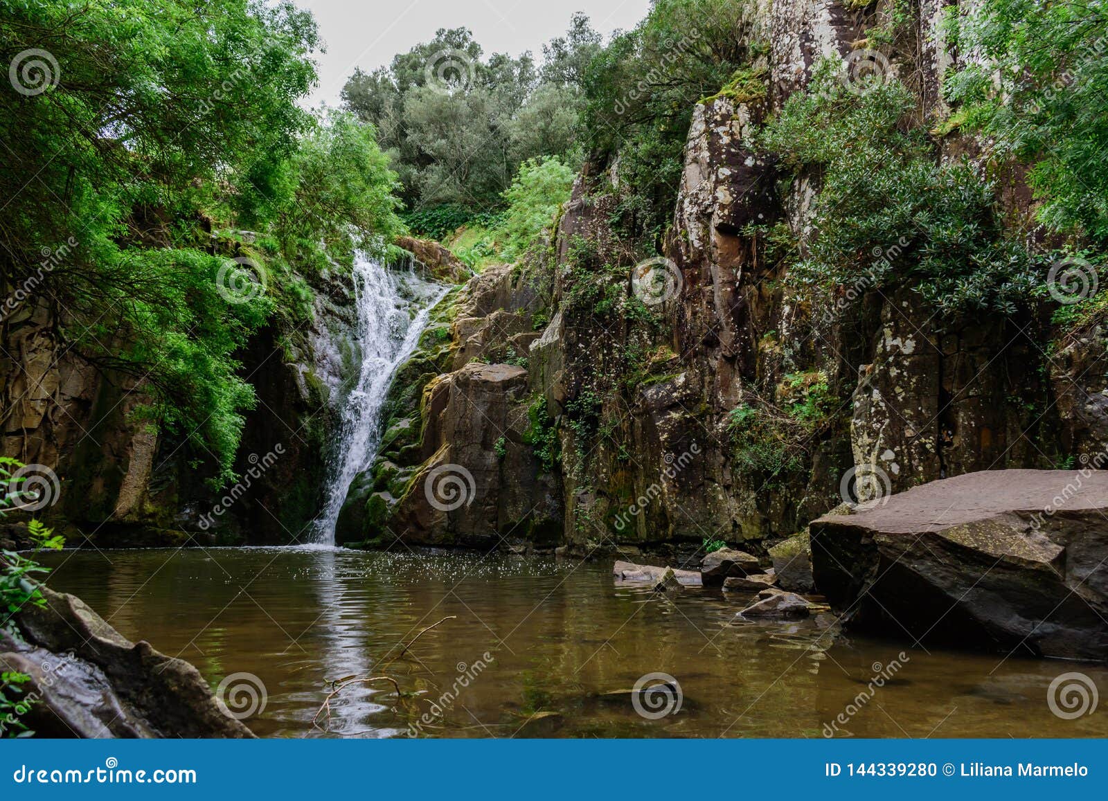 landscape in the mourÃÂ£o waterfall, anÃÂ§os - sintra, portugal