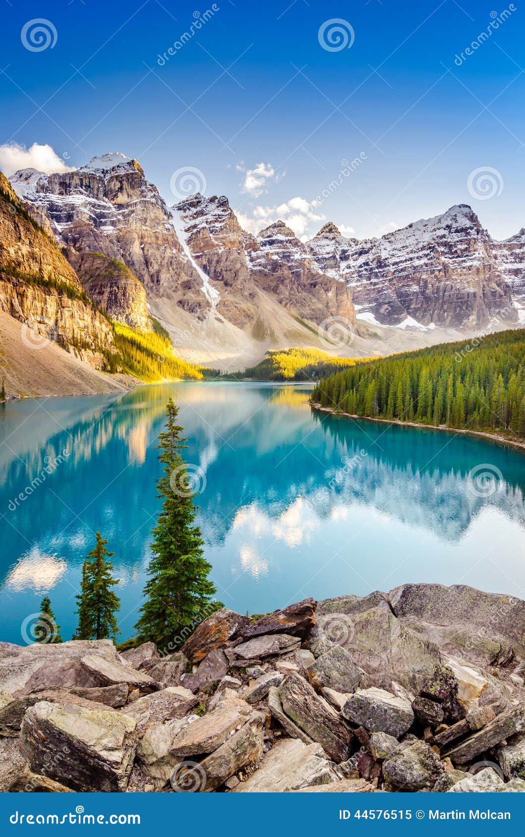 landscape view of moraine lake in canadian rocky mountains
