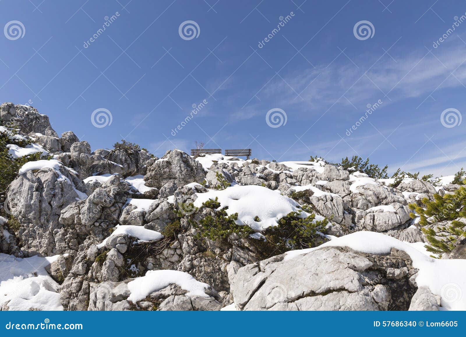 Landschaft mit Bergen. Gestalten Sie mit Berg-Eagles Nest-Teehaus Hitler im Bayern landschaftlich