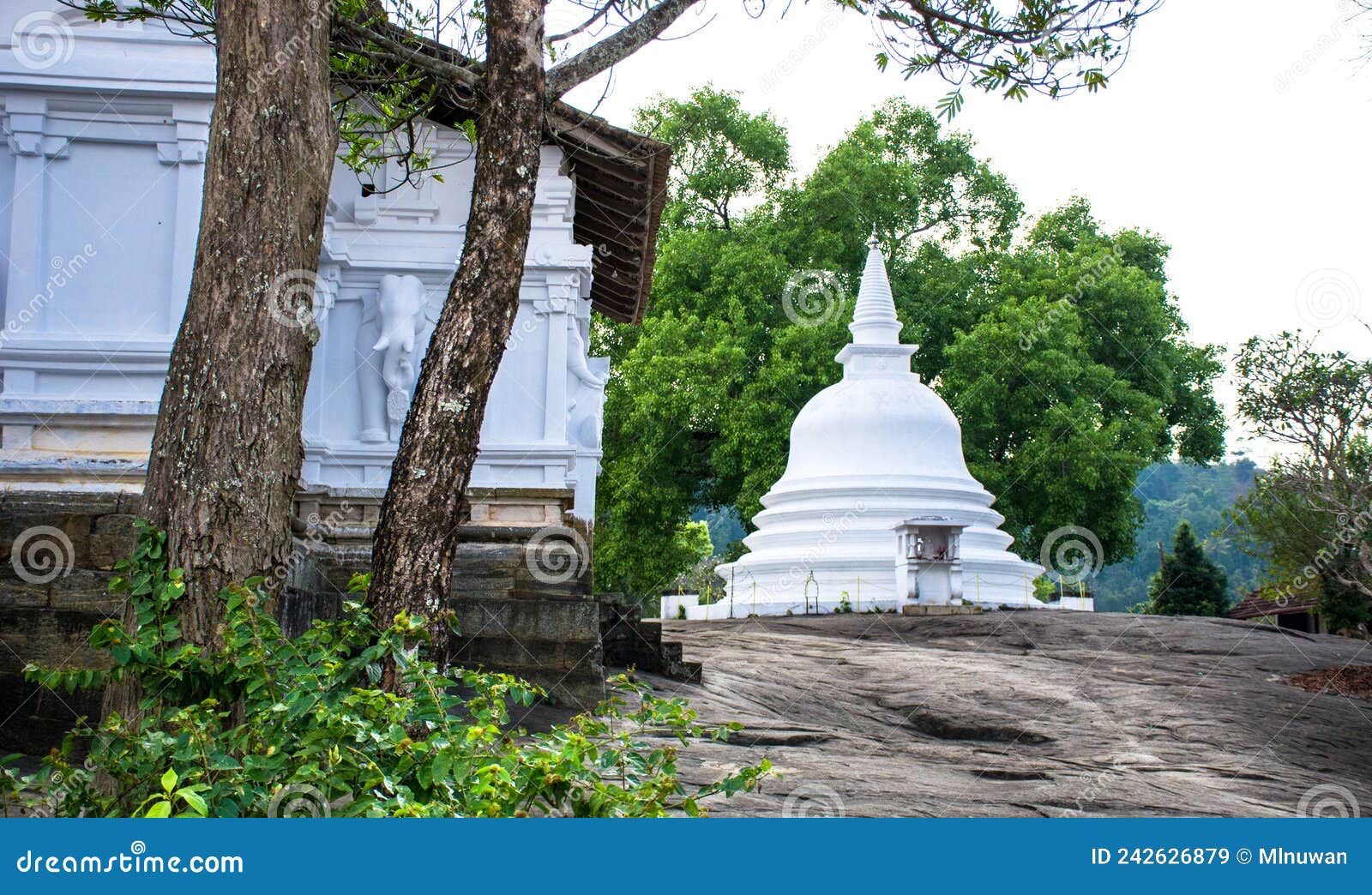 Sri Lanka Kandy Lankatilake buddhist temple Stock Photo - Alamy