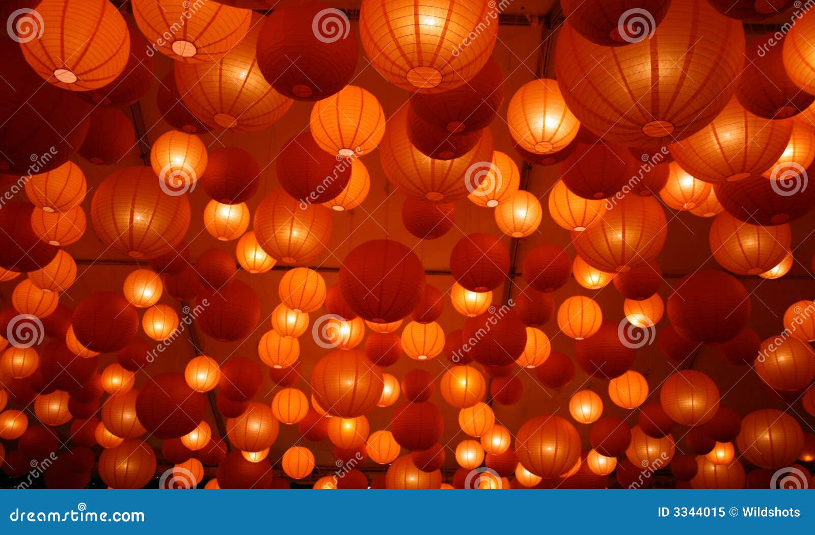 Lanternas japonesas imagem de stock. Imagem de entretenimento 3344015