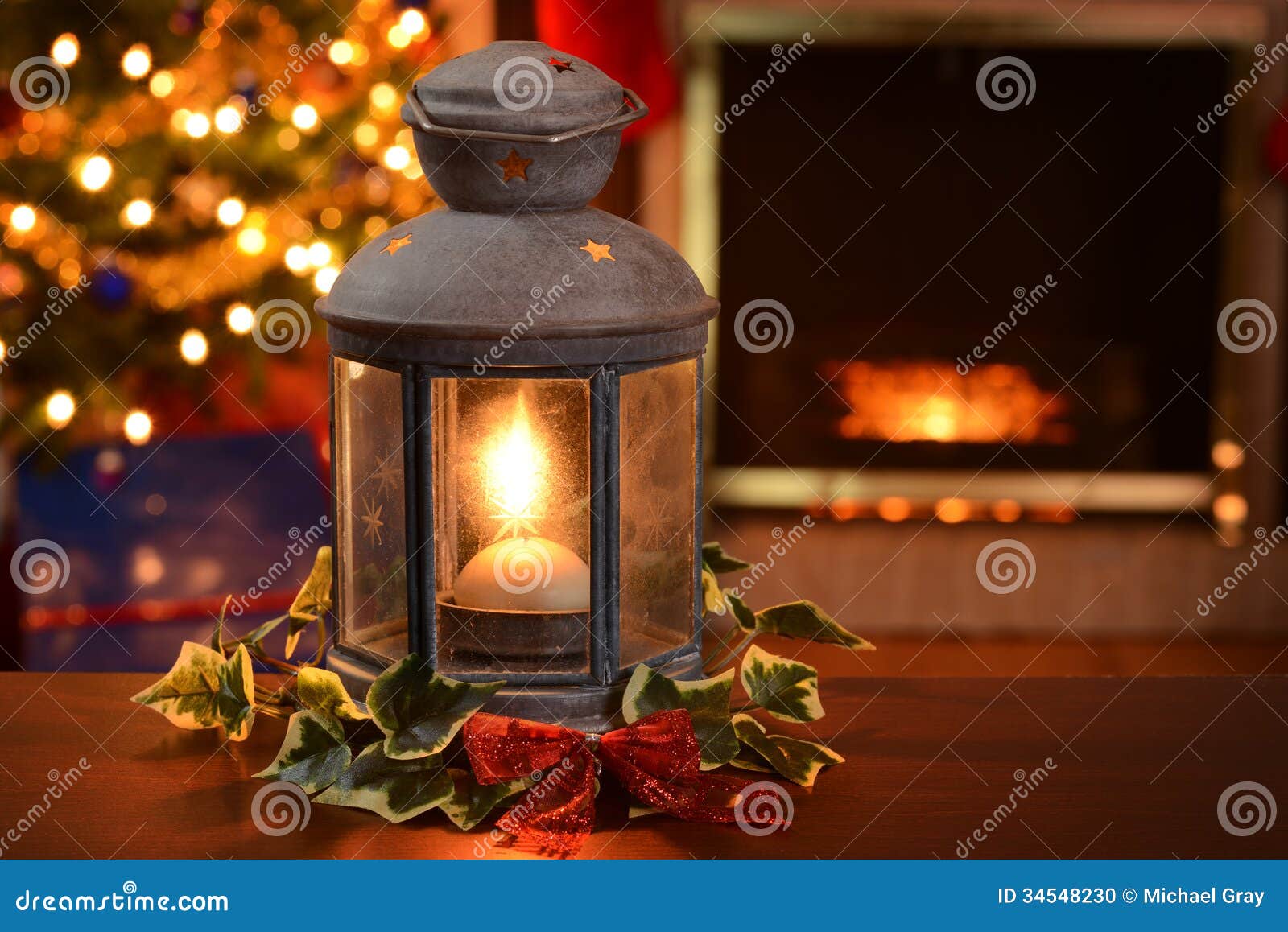 Lanterne de Noël photo stock. Image du illuminé, chandelles - 34548230