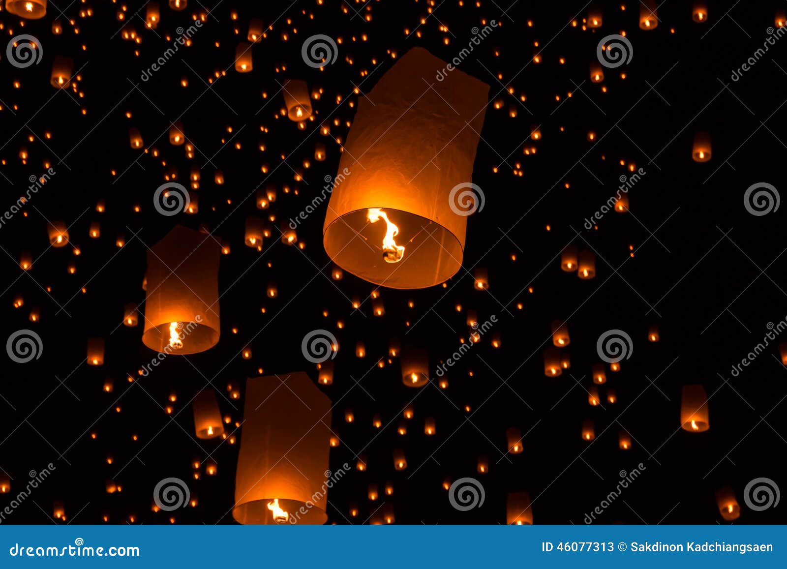 Lanterne Del Cielo, Lanterne Volanti Immagine Stock - Immagine di  arancione, aria: 46077313