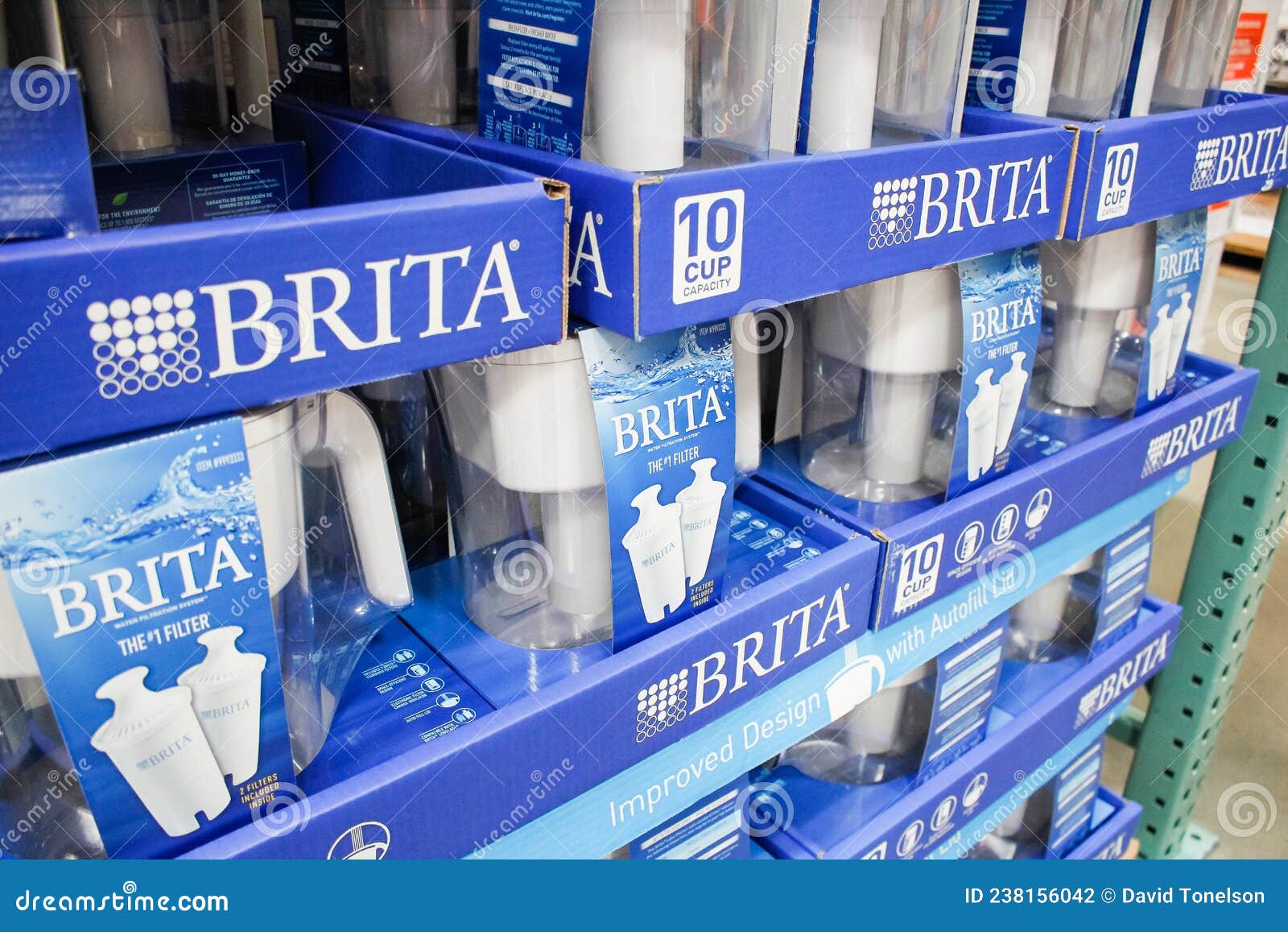 Lanzadores De Filtro De Agua De Brita En La Tienda Fotografía editorial -  Imagen de minorista, envase: 238156042