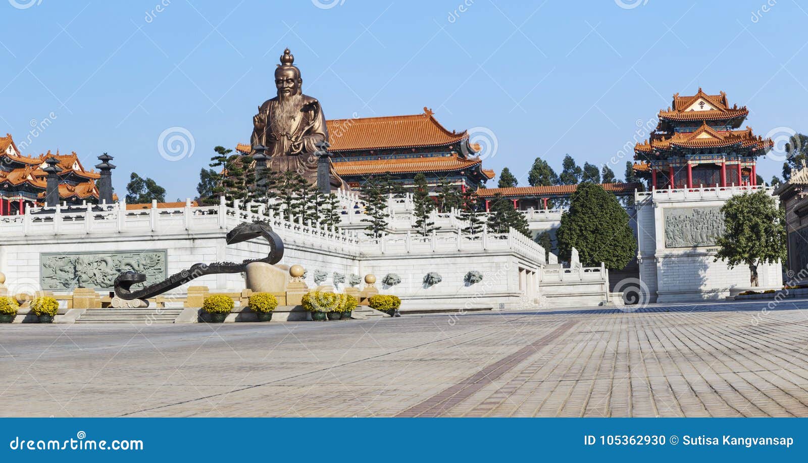 laozi statue in yuanxuan taoist temple guangzhou, china