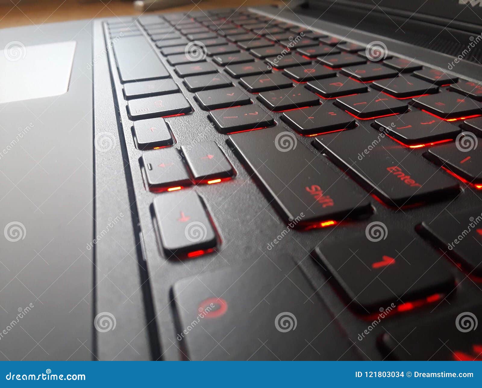 laptop windows red keyoard light