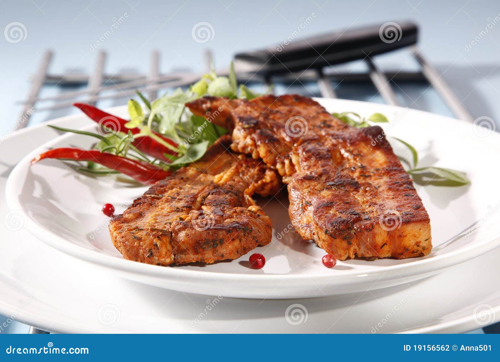 Lard grillé photo stock. Image du nourriture, repas, herbes 19156562