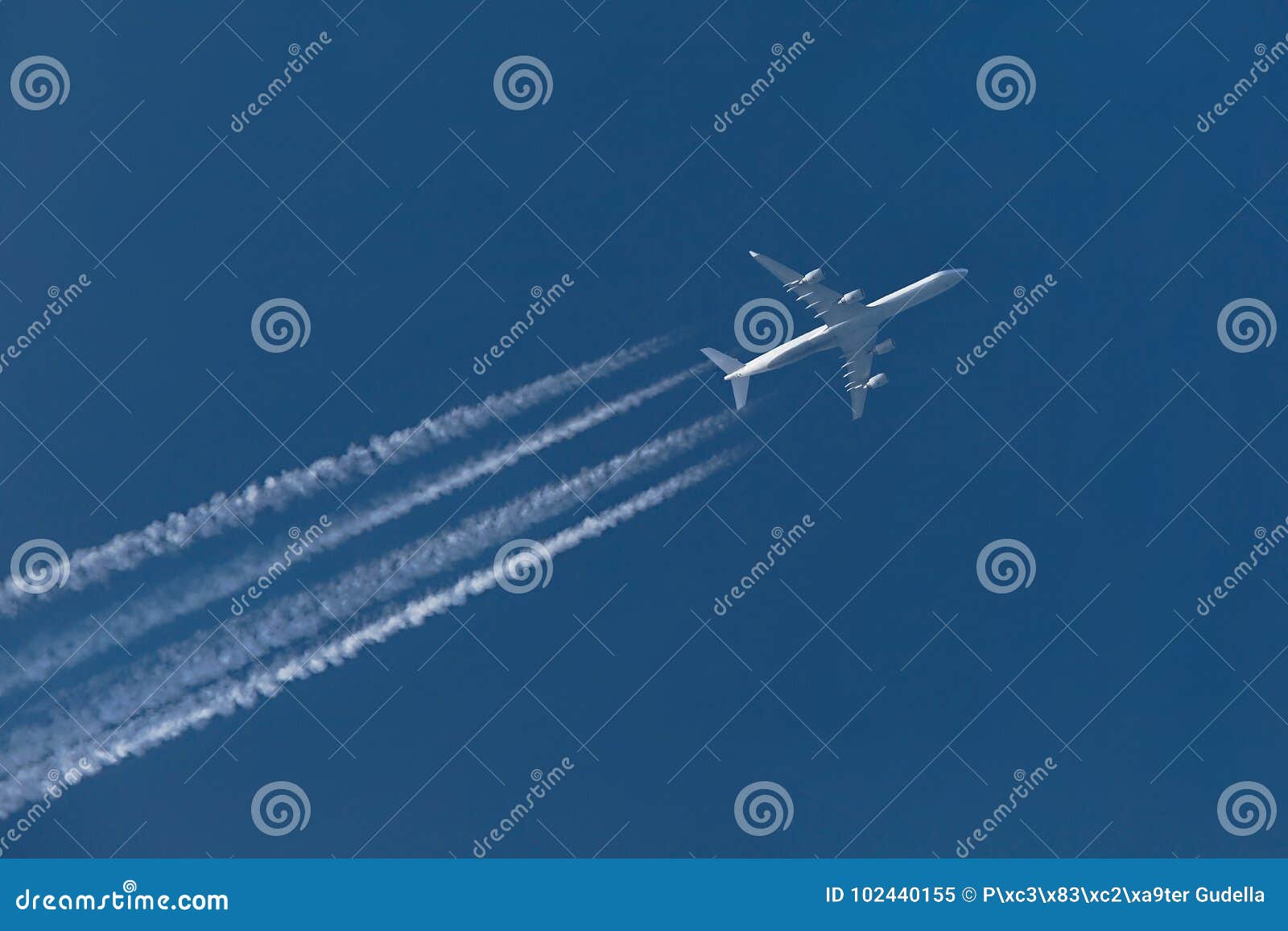 Plane at cruising altitude stock image. Image of aerospace 102440155