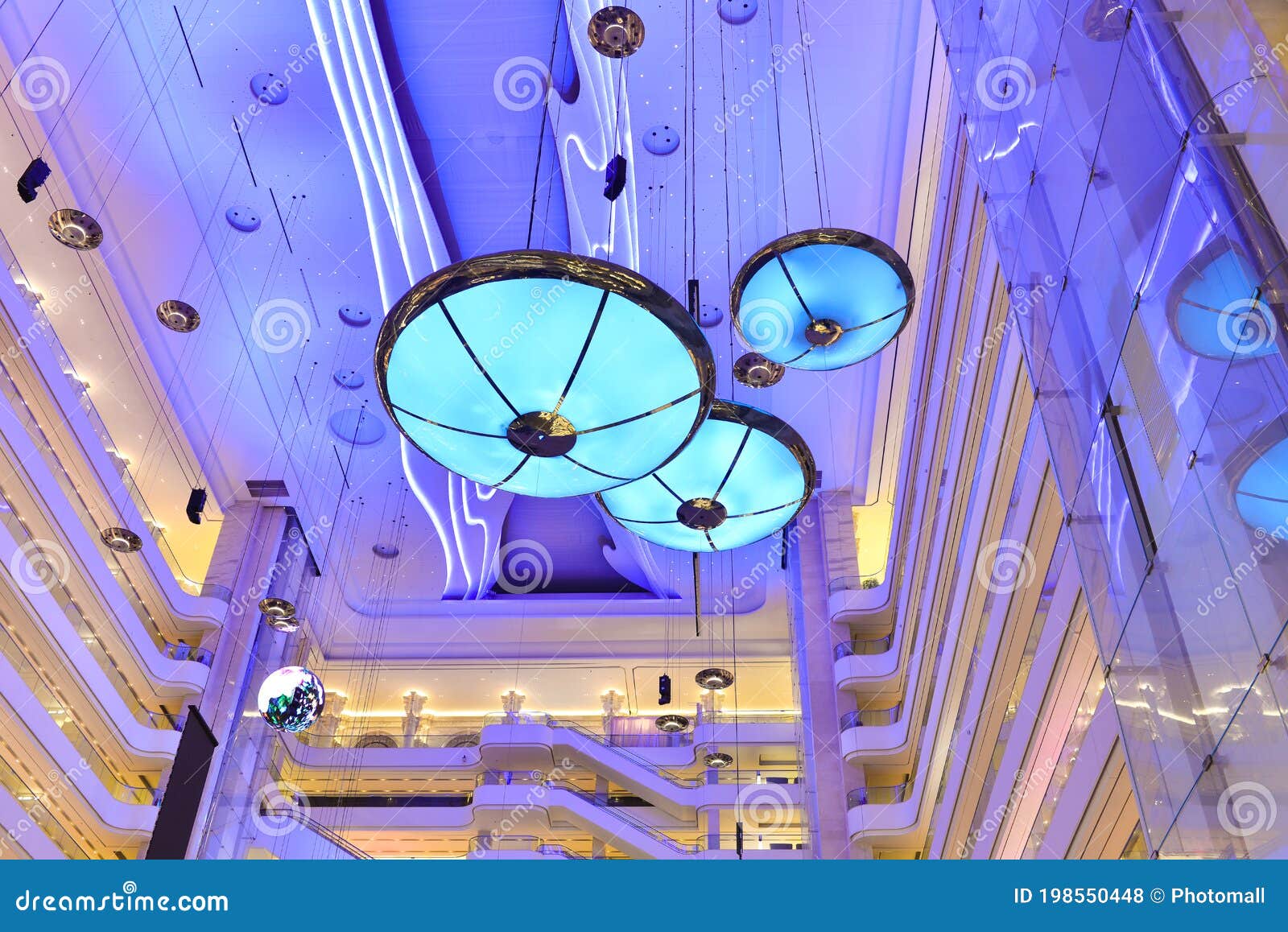 large chandelier droplight ceiling lamp in modern commercial building hall