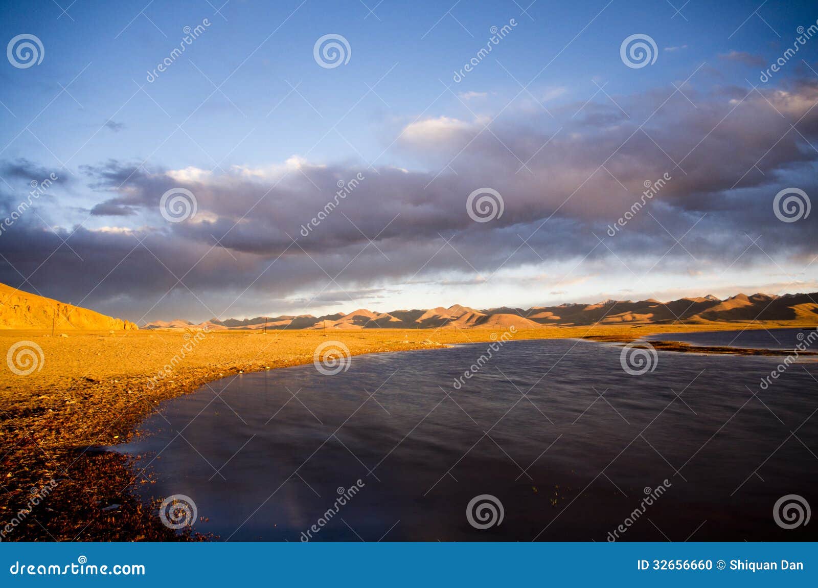 The largest lake in Tibet stock photo. Image of ecology 32656660