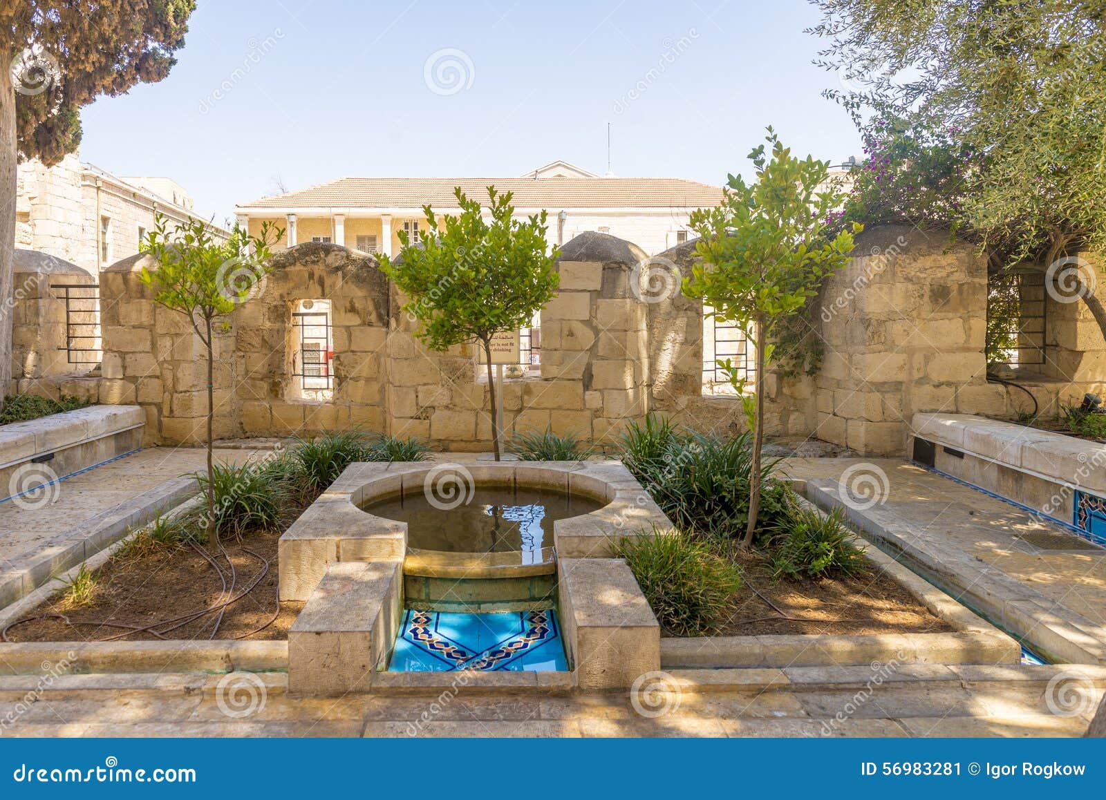 Las Calles Y Las Casas Viejas De La Ciudad Antigua De Jerusalén Imagen de  archivo - Imagen de viejo, antiguo: 56983281
