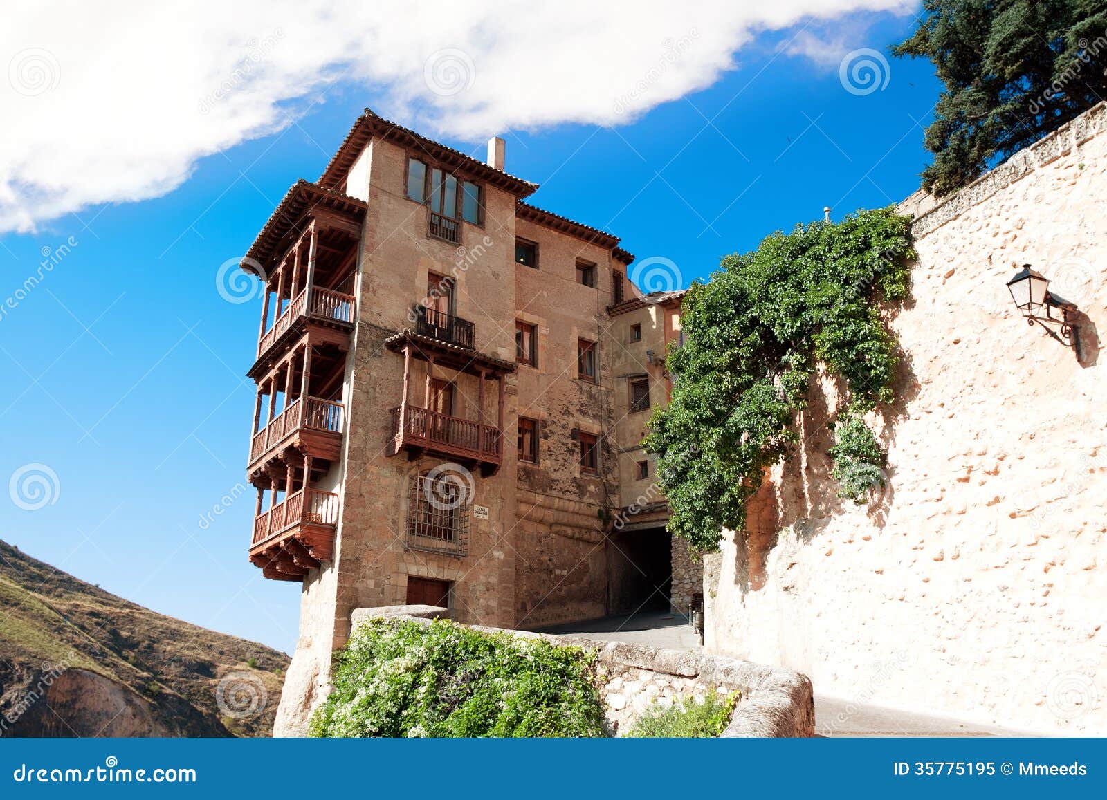 Las Casas Colgaron (los Colgadas De Las Casas) En Cuenca, Castilla-La Mancha, Spai Imagen de archivo - Imagen siglo, ciudad: 35775195