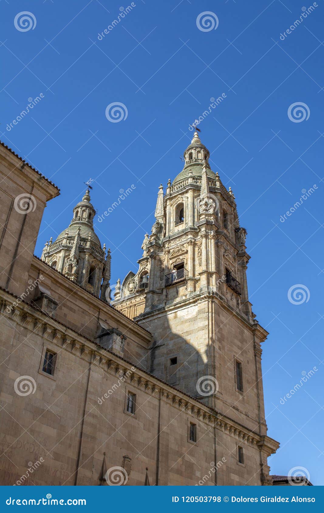 Las Dos Torres De La Iglesia De Clerecia De Salamanca, España Foto de archivo - Imagen de europa, edificio: 120503798 Las Dos Torres De La Iglesia De Clerecia De Salamanca, España Foto de archivo - Imagen de europa, edificio: 120503798