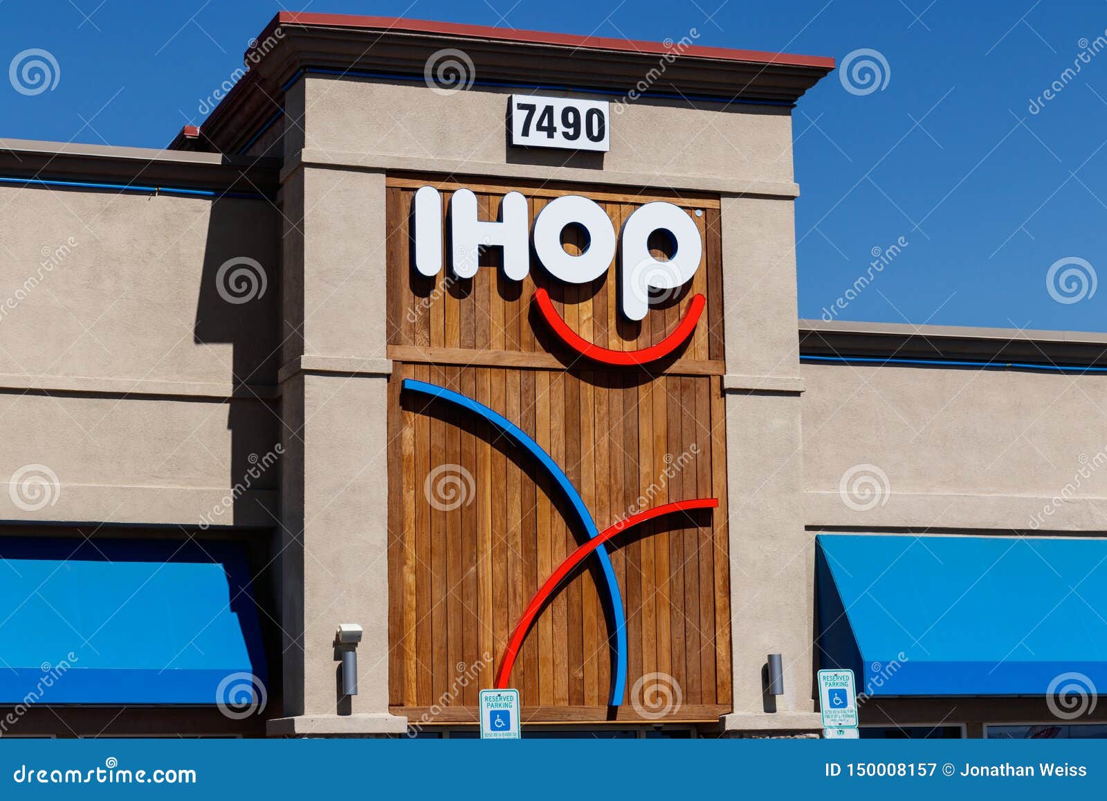 IHOP Pancake Restaurant. International House of Pancakes is Expanding Their  Menu To Include Burgers II Editorial Photography - Image of america, food:  150008157