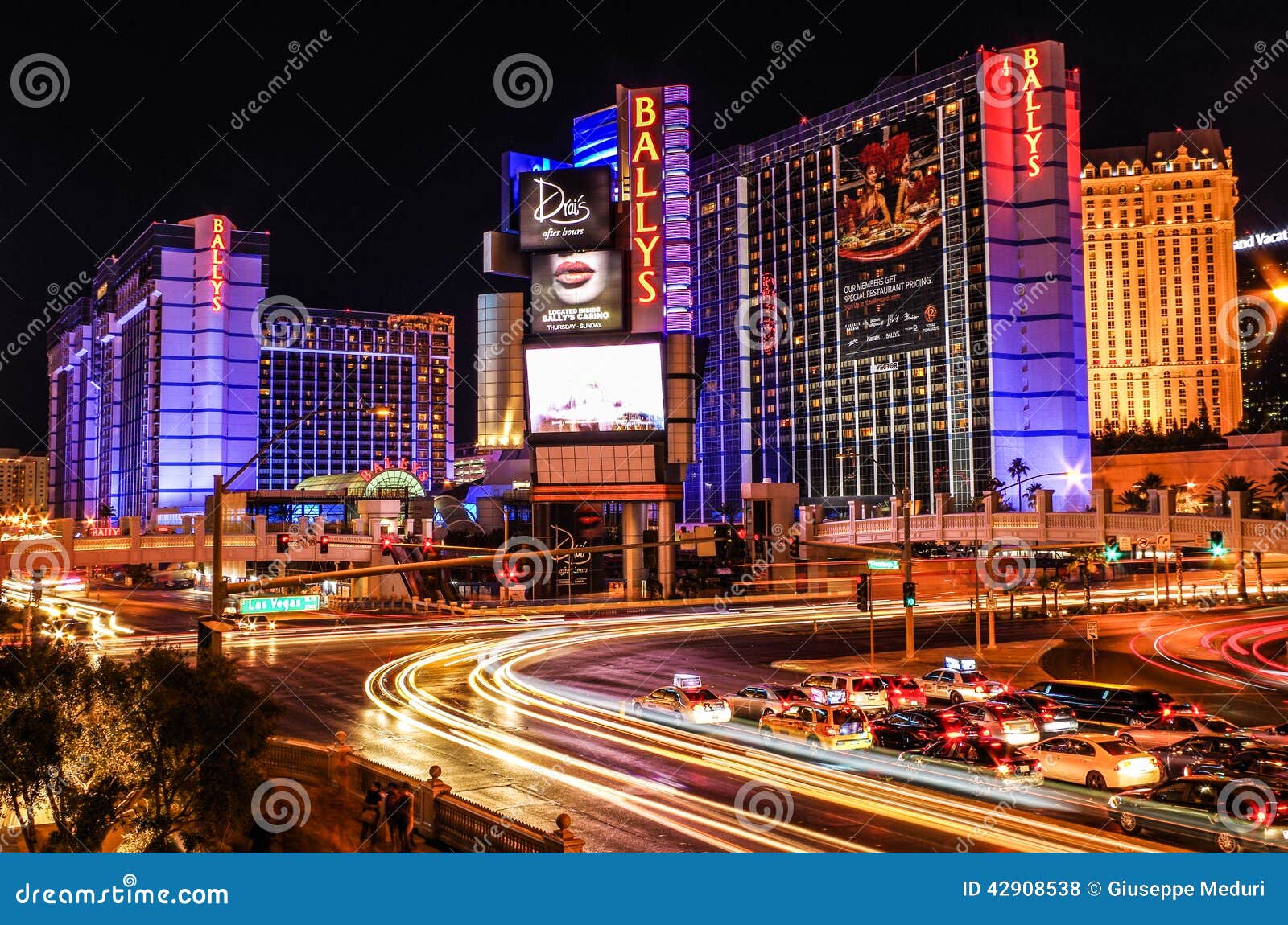 Las Vegas Light Trails editorial stock photo. Image of america 42908538