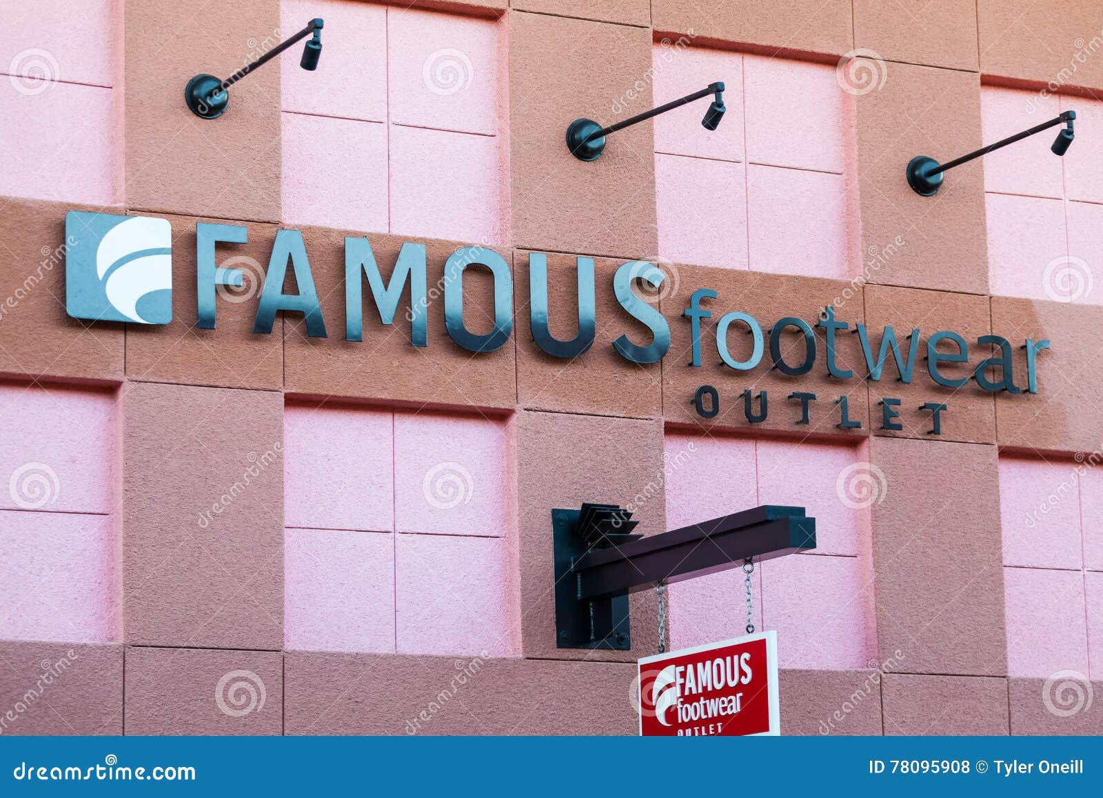 famous footwear queen street mall