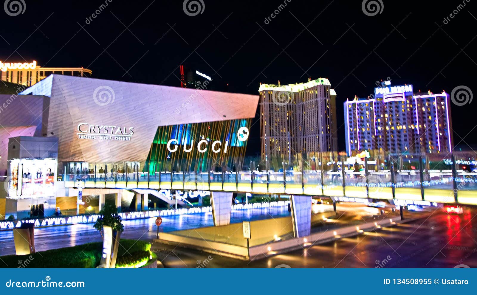 Gucci and Dolce & Gabbana Store Exterior Editorial Image - Image of  boulevard, leisure: 134508955