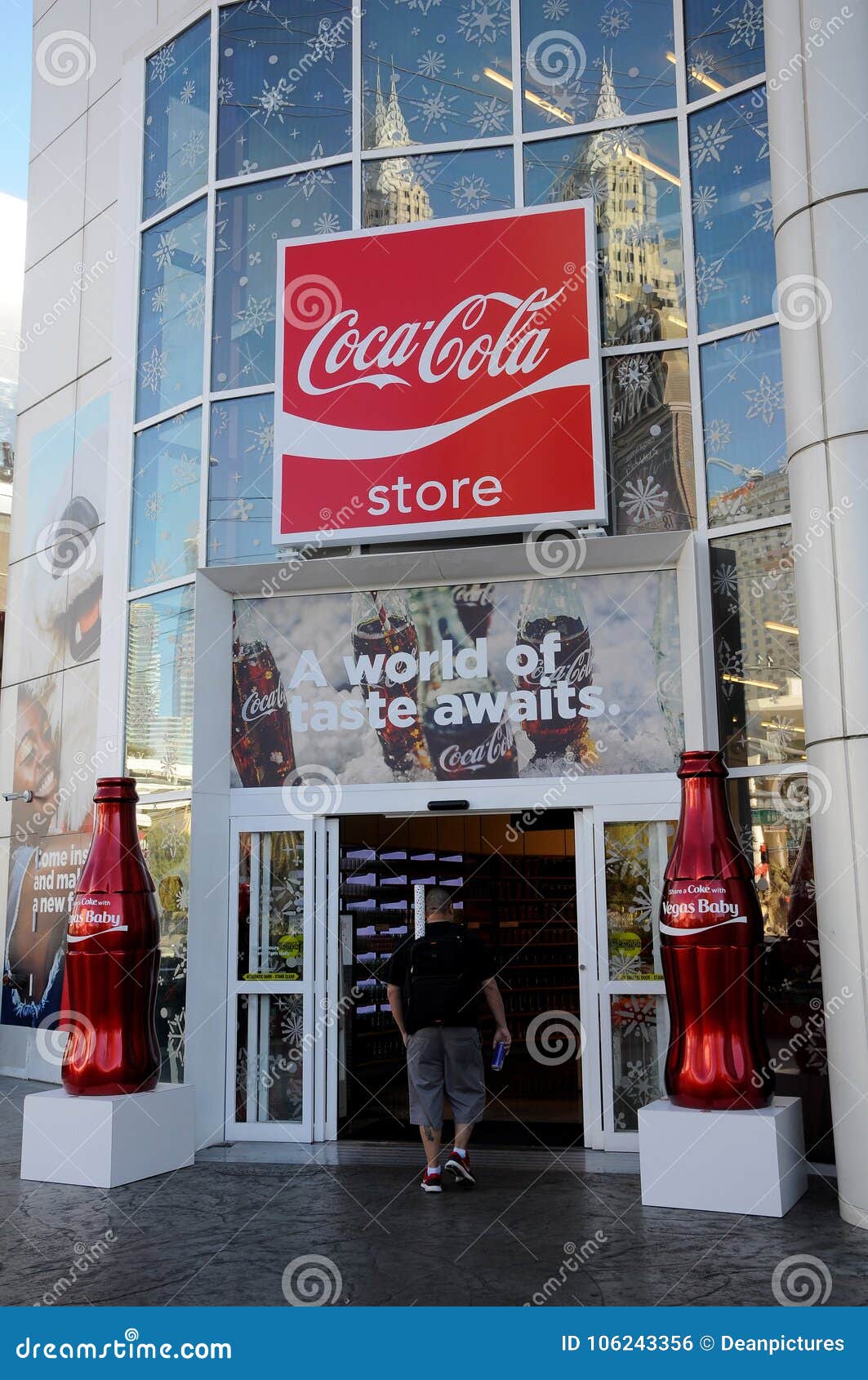 Coca Cola Store Editorial Photo Image Of Toruism Danmark 106243356