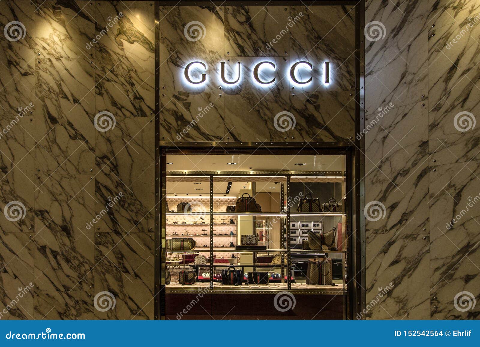 Gucci Window with Editorial Stock Image - Image of boutique: 152542564