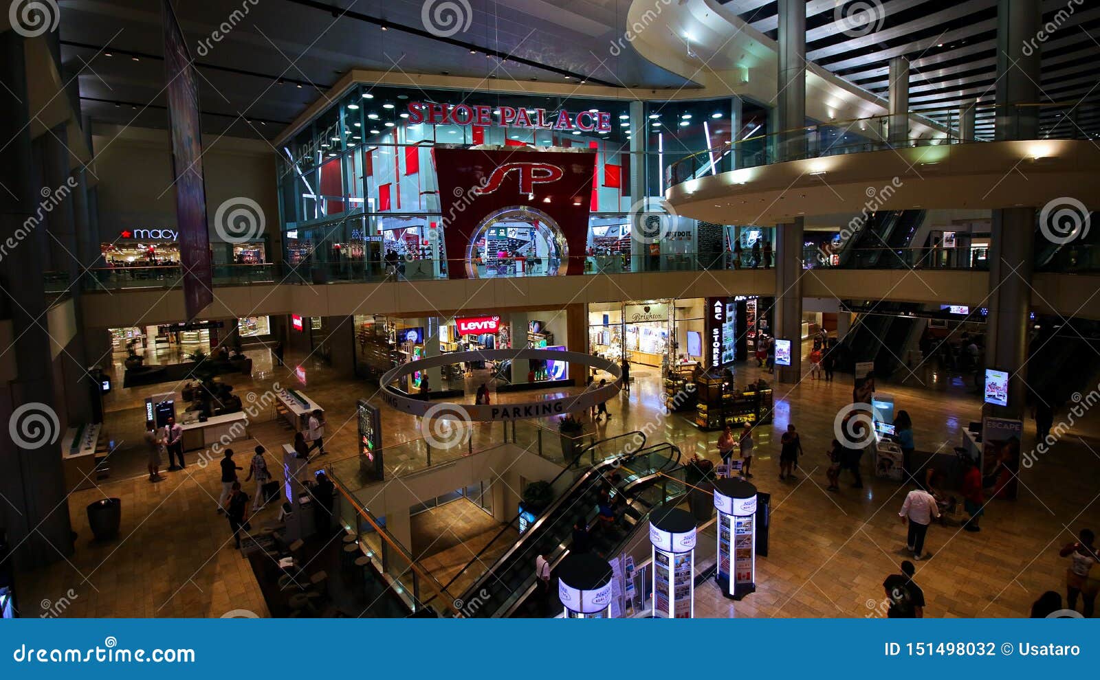 View of Fashion Show Mall in Las Vegas. Editorial Photography - Image of  buyer, mall: 151498032