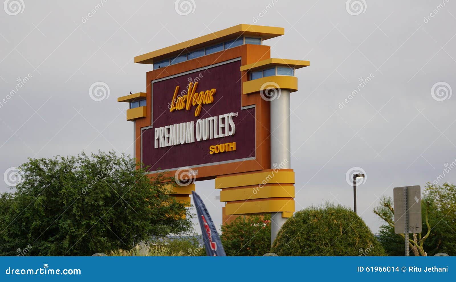 Las Vegas Premium Outlets South In Nevada Editorial Stock Image - Image of board, outlet: 61966014